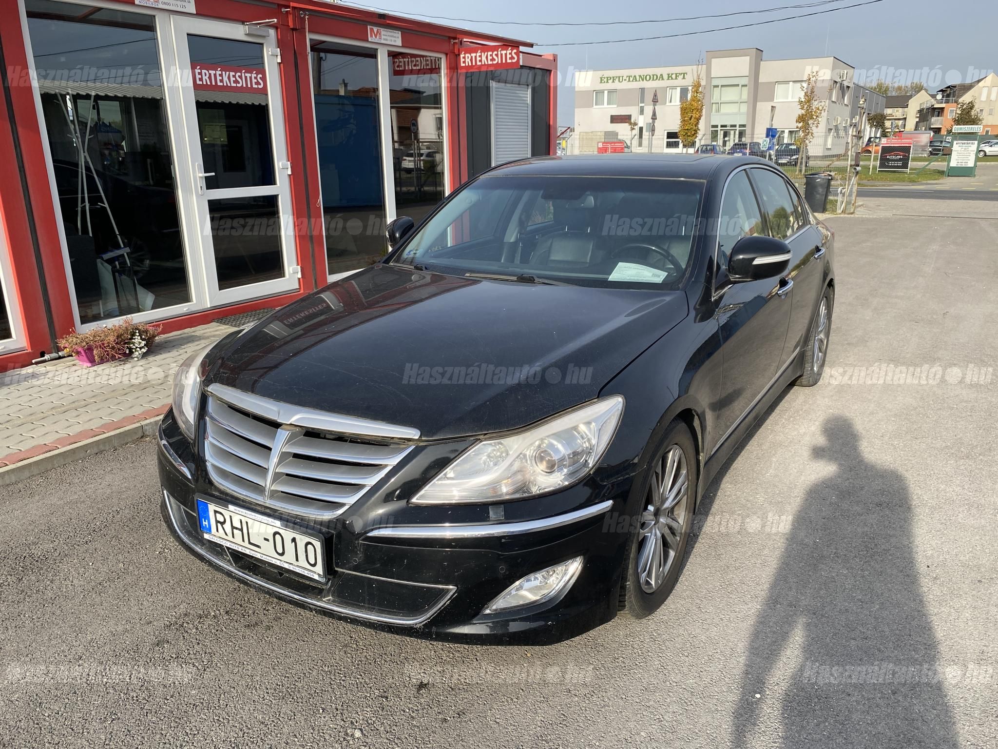 HYUNDAI GENESIS 2012 - 1