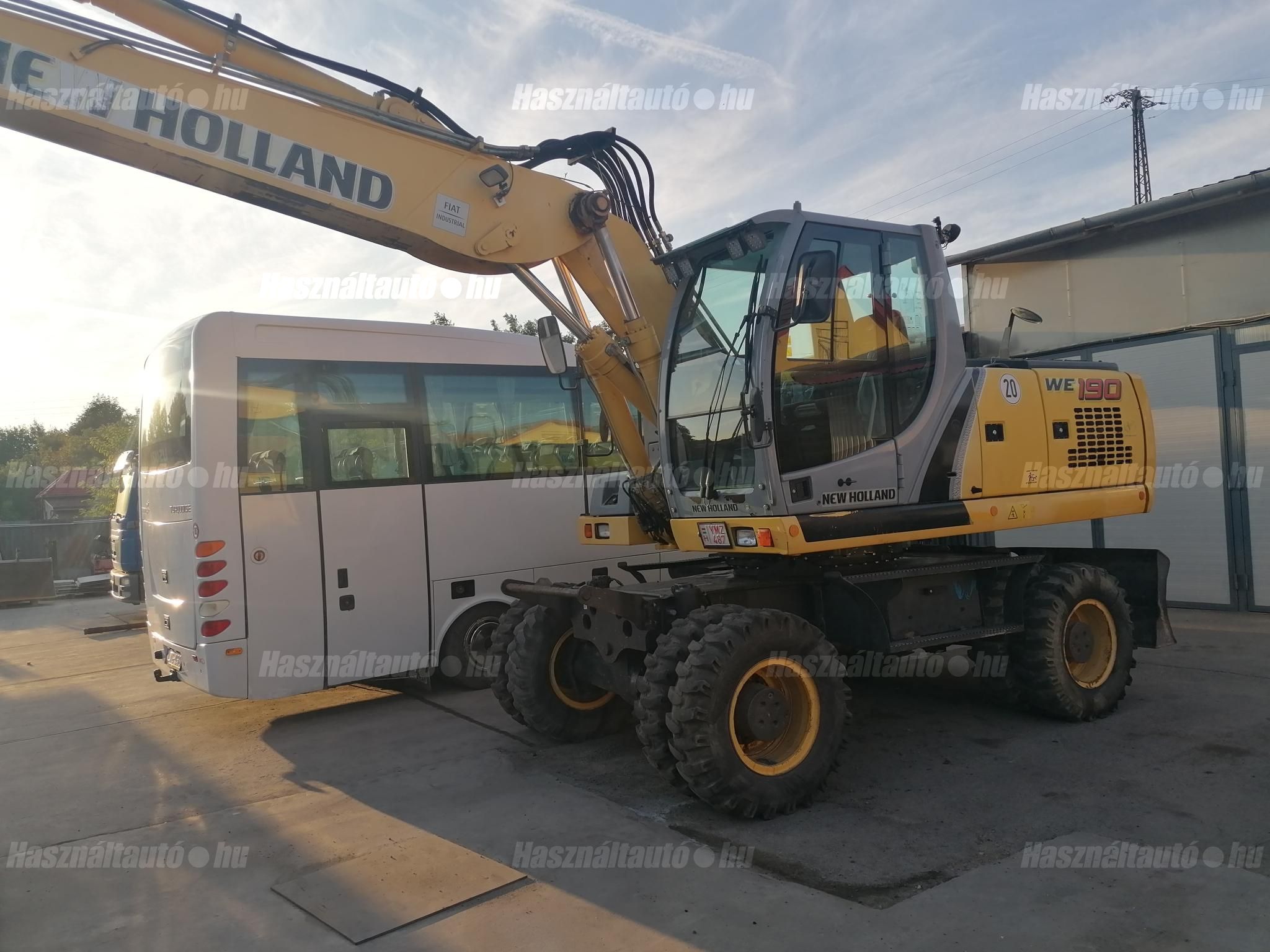 NEW HOLLAND 2013/12 - 1