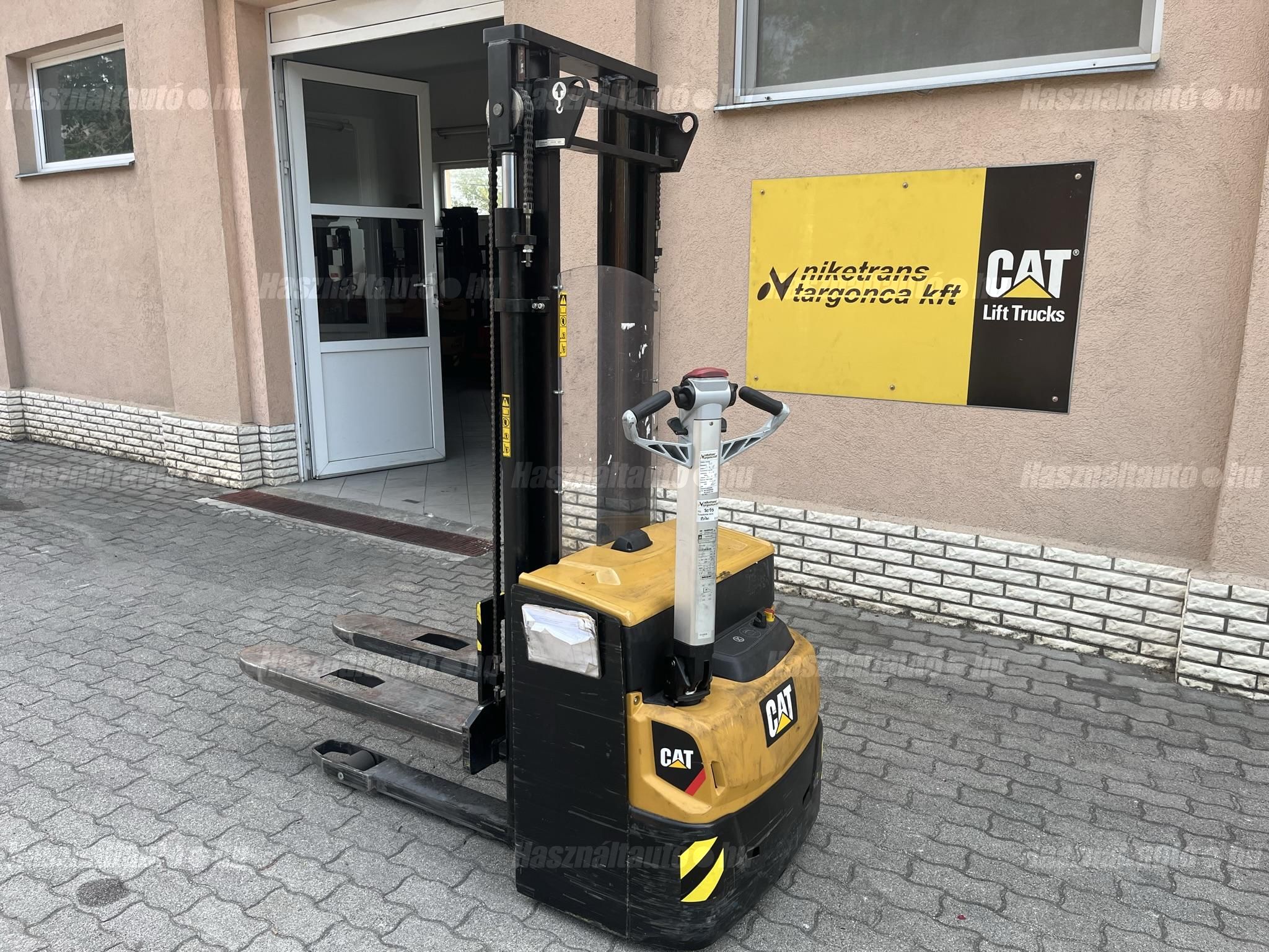 CATERPILLAR 2019 - 1
