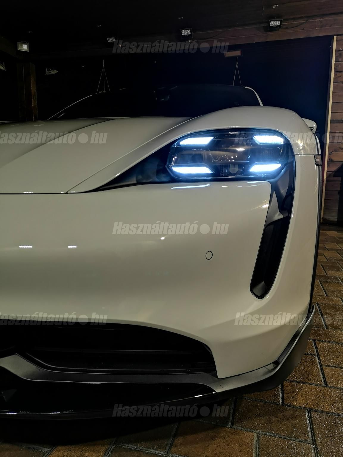 PORSCHE TAYCAN 2023/12 - 1