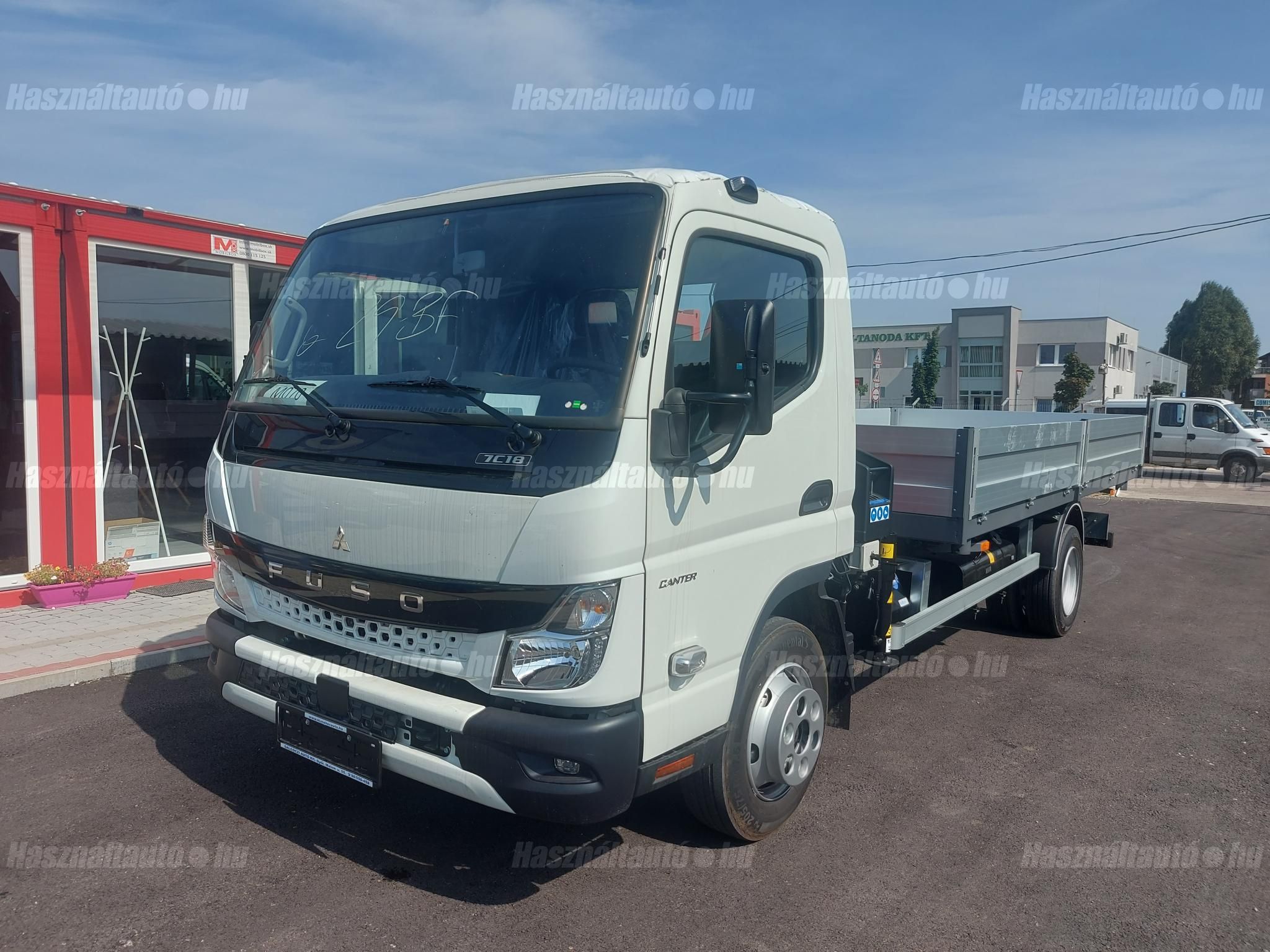 MITSUBISHI 2024 - 1