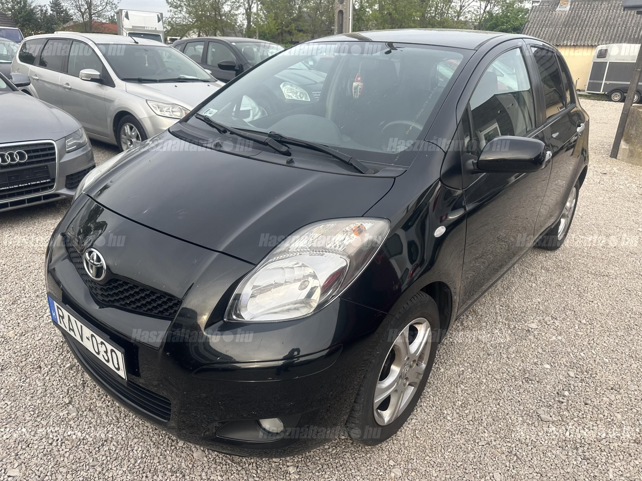 TOYOTA YARIS 2011/8 - 1