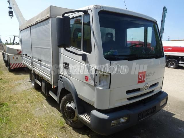 NISSAN 2002 - 1