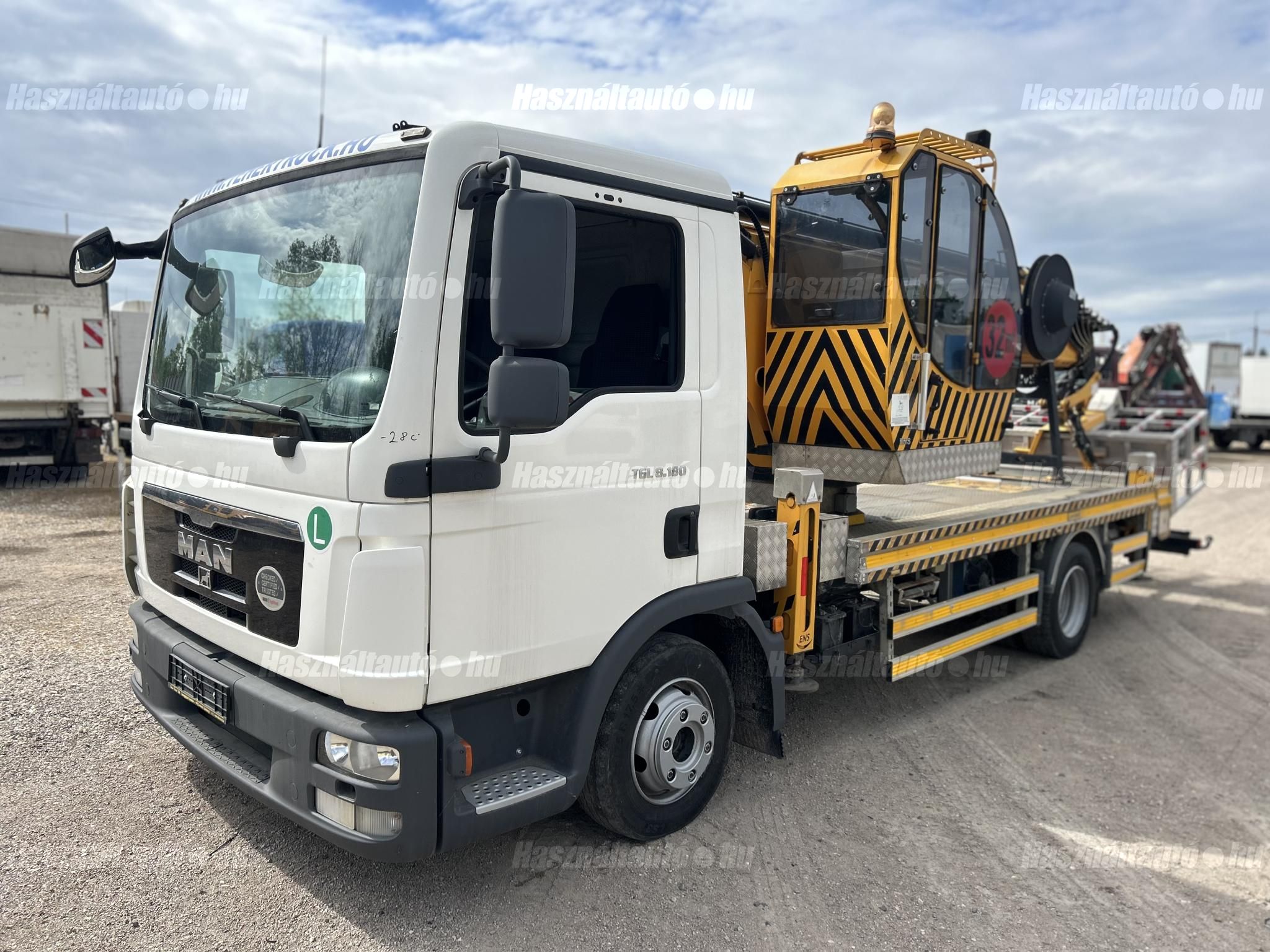 MAN 2012 - 1