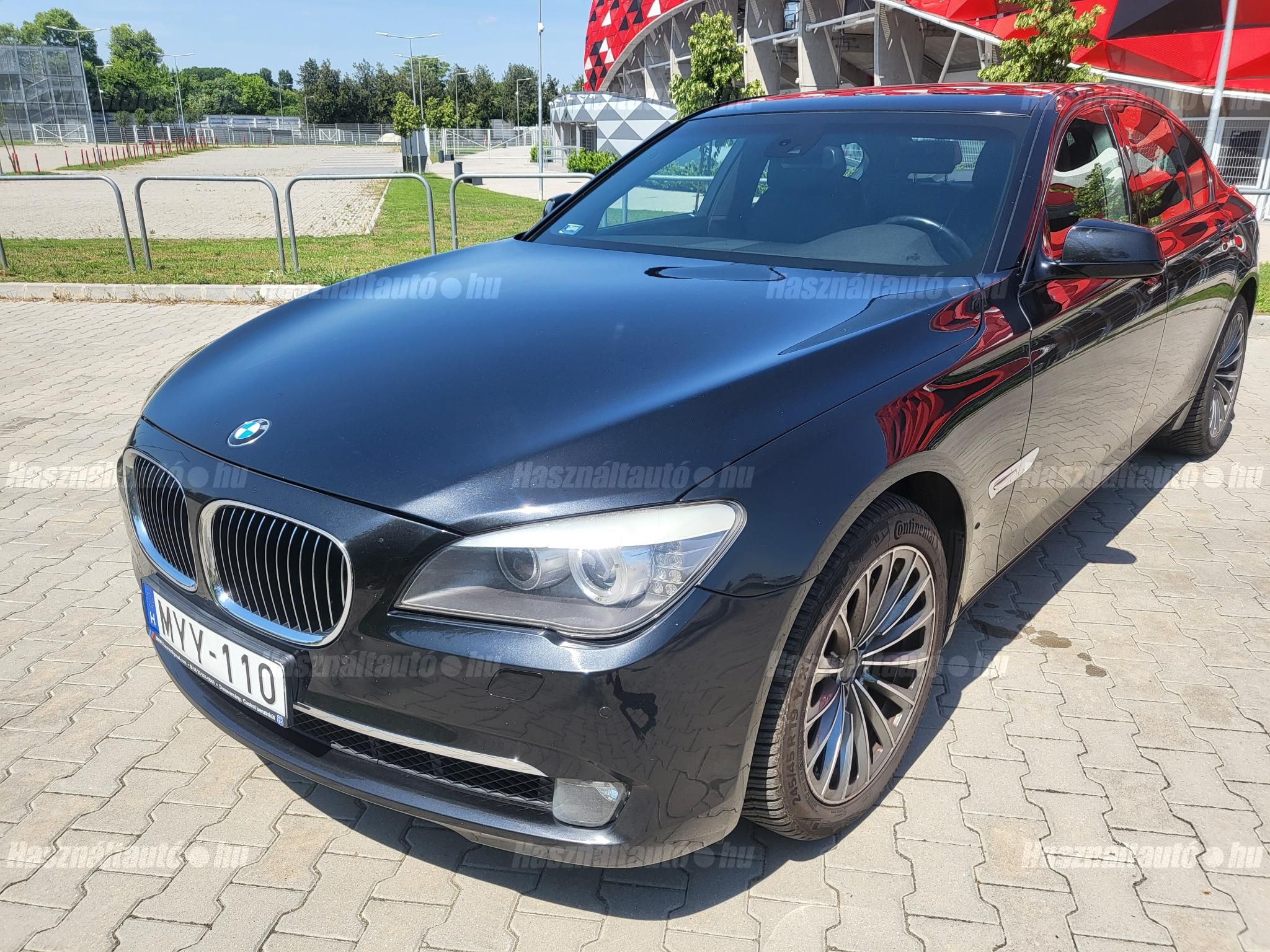 BMW 740 2012 - 1