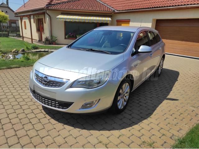 OPEL ASTRA J 2011/4 - 1