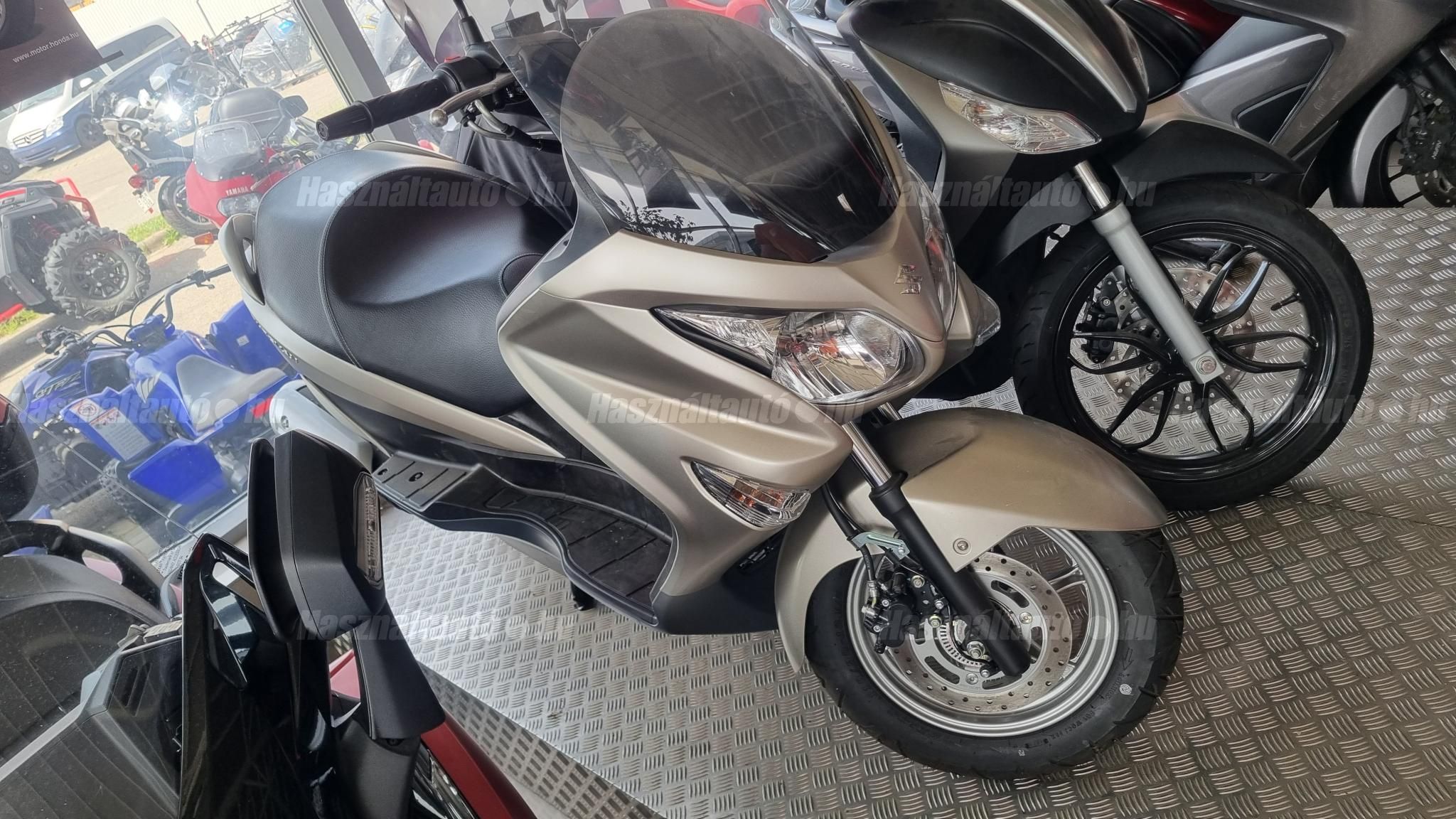 SUZUKI UH 125 BURGMAN 2014 - 1