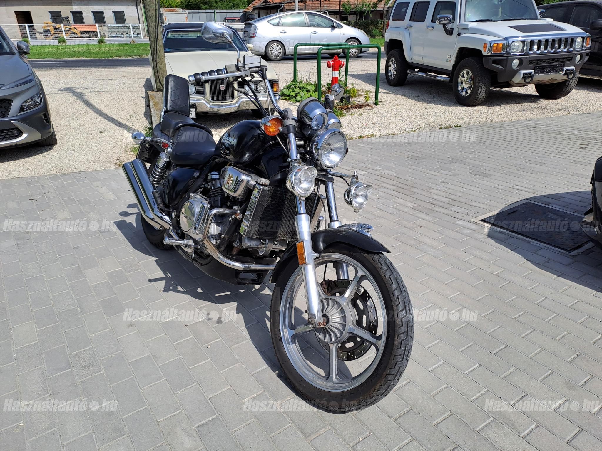 HONDA MAGNA 1988/6 - 1