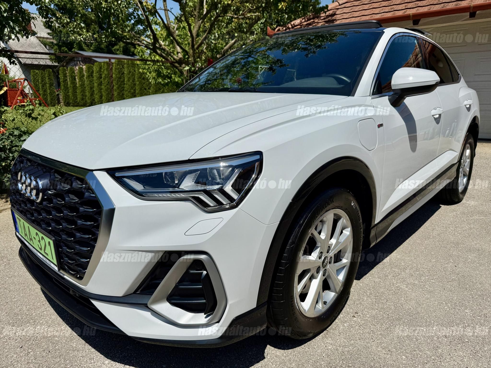 AUDI Q3 2021/12 - 1
