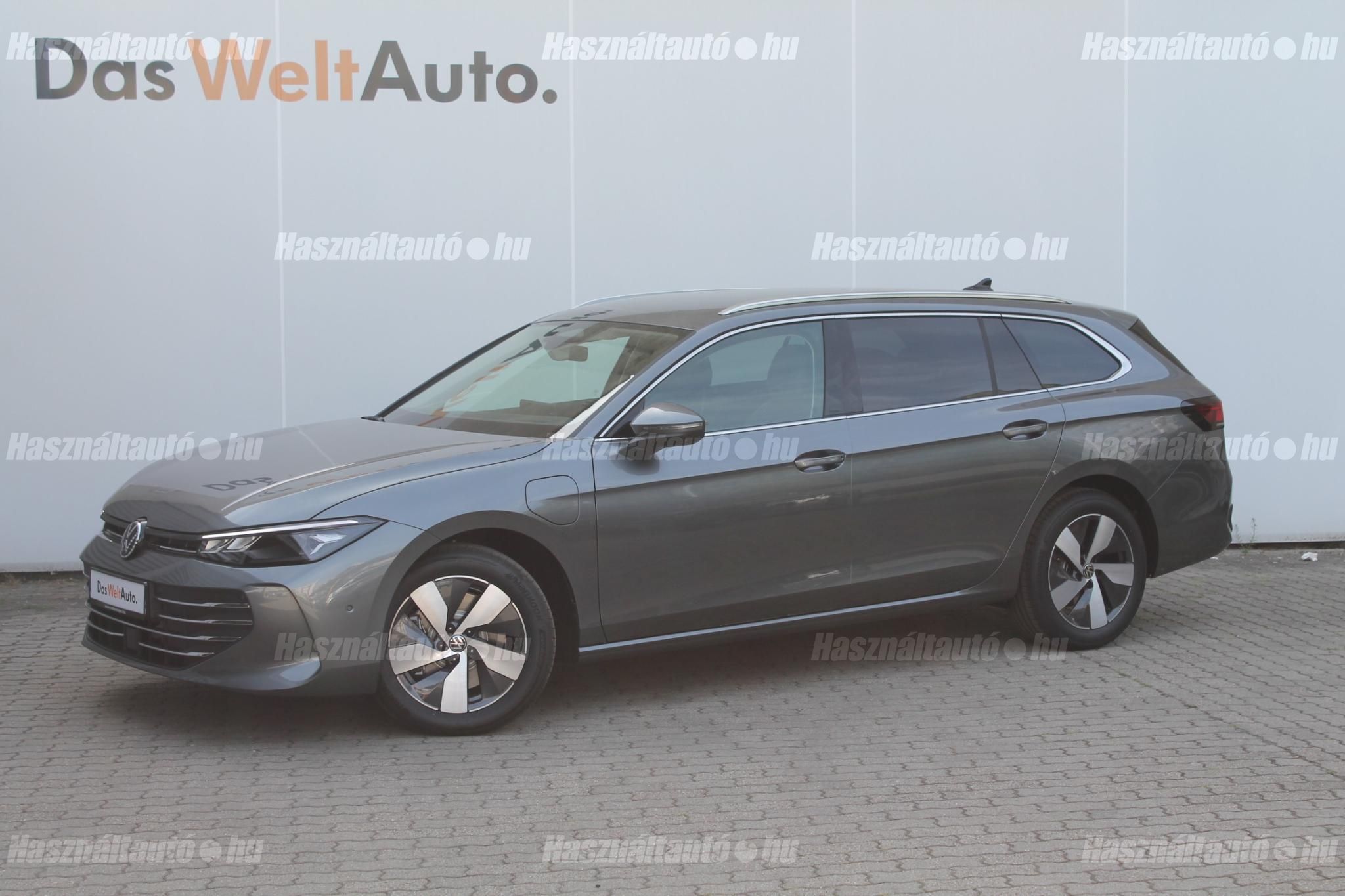 VOLKSWAGEN PASSAT 2024/7 - 1
