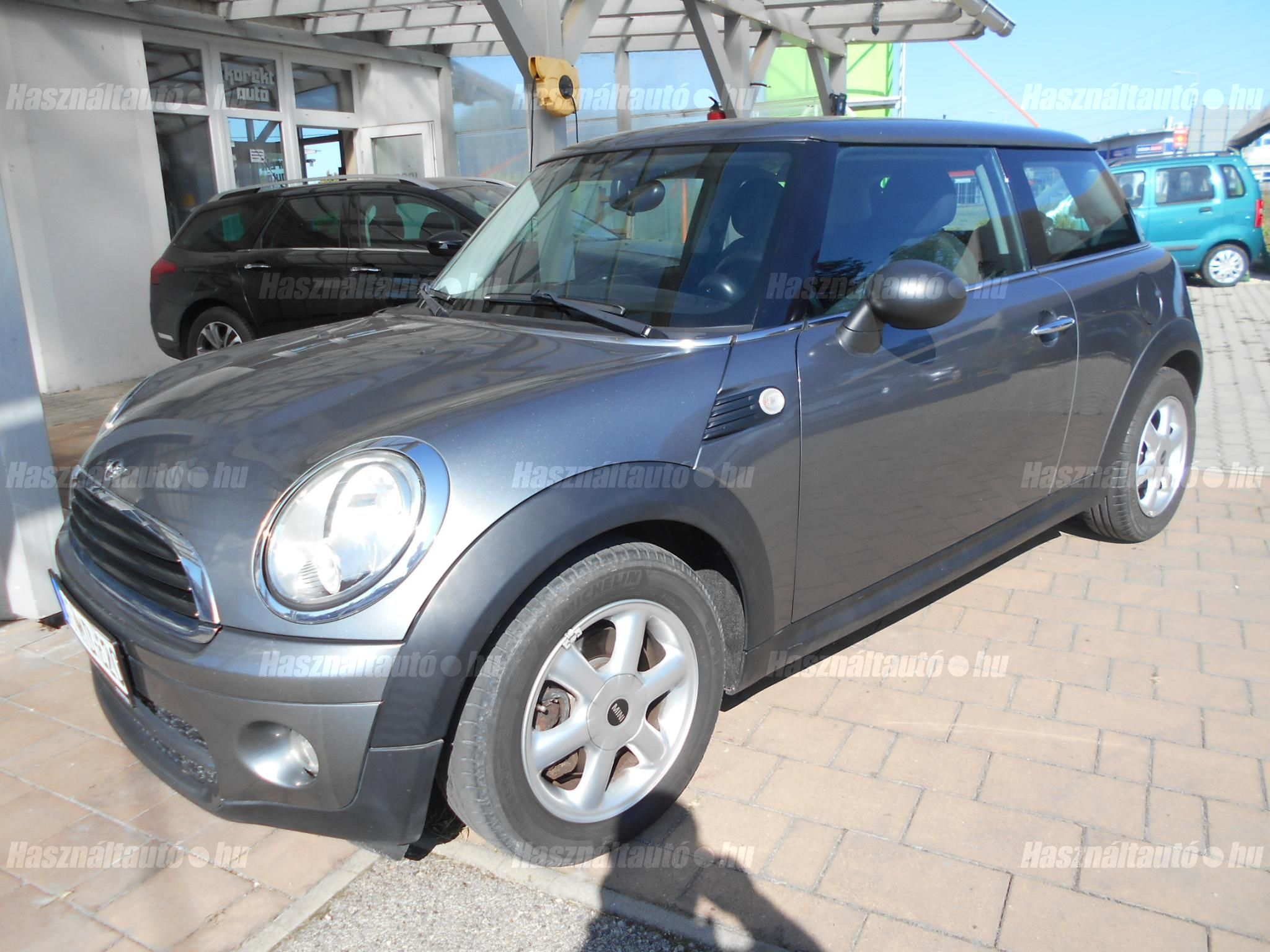 MINI MINI ONE 2010/4 - 1