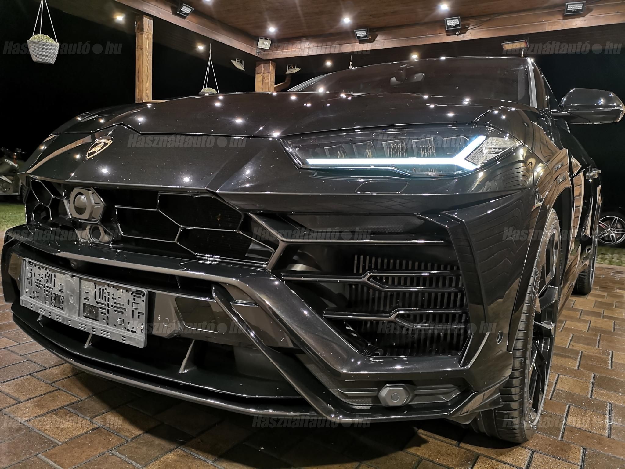 LAMBORGHINI URUS 2019/6 - 1