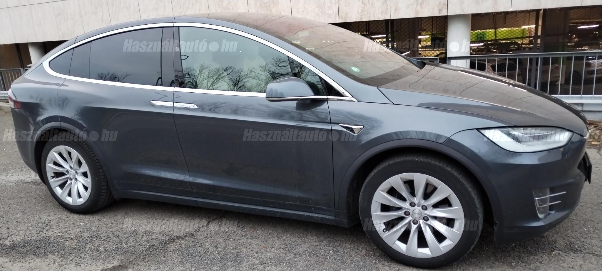 TESLA MODEL X 2020/9 - 1