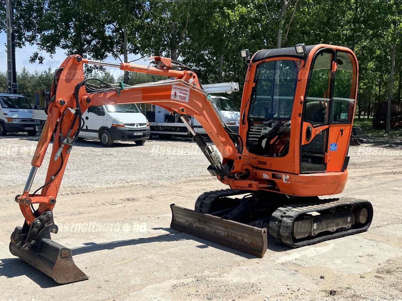 JCB 2013 - 1