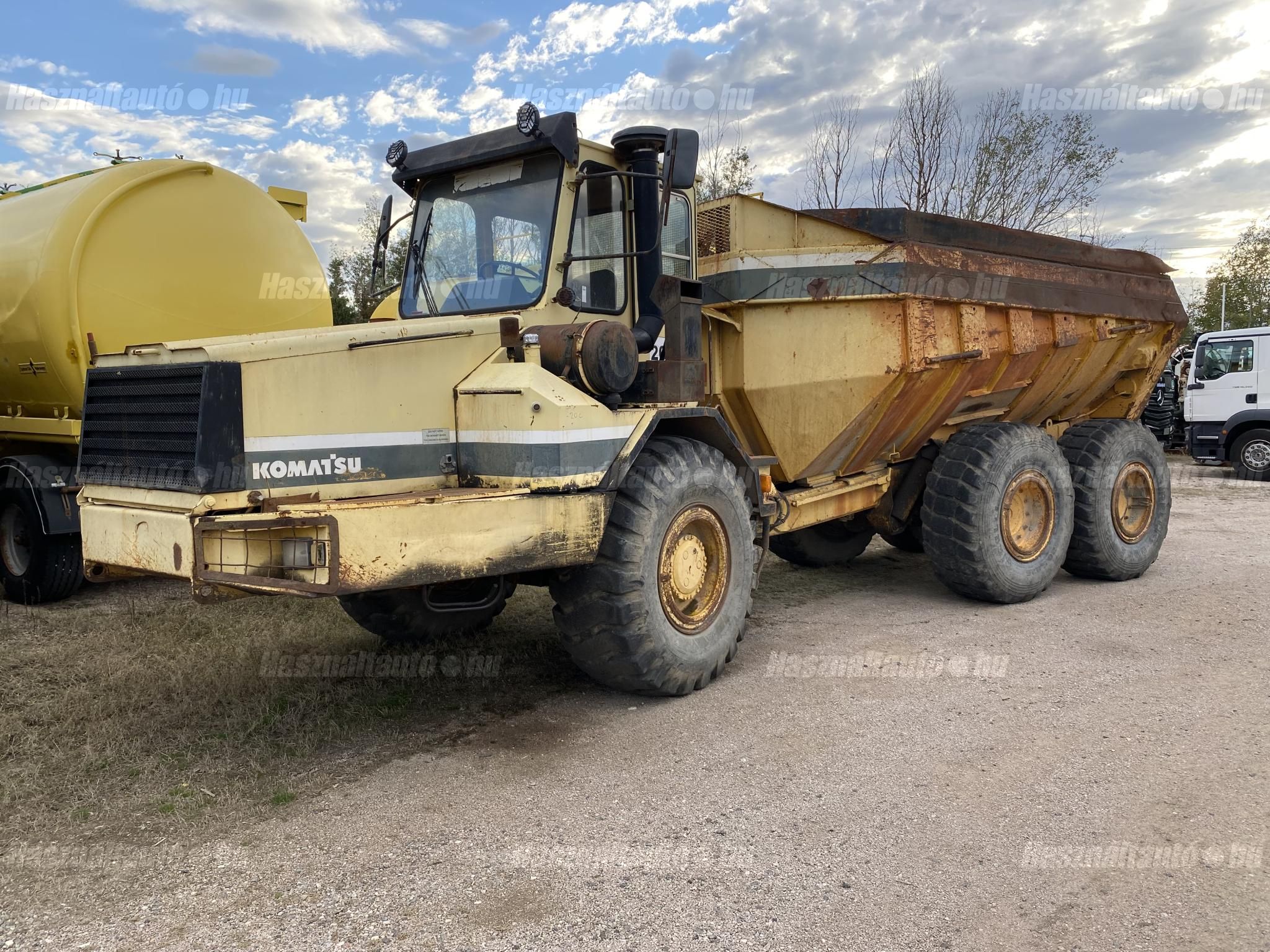 KOMATSU 1998 - 1