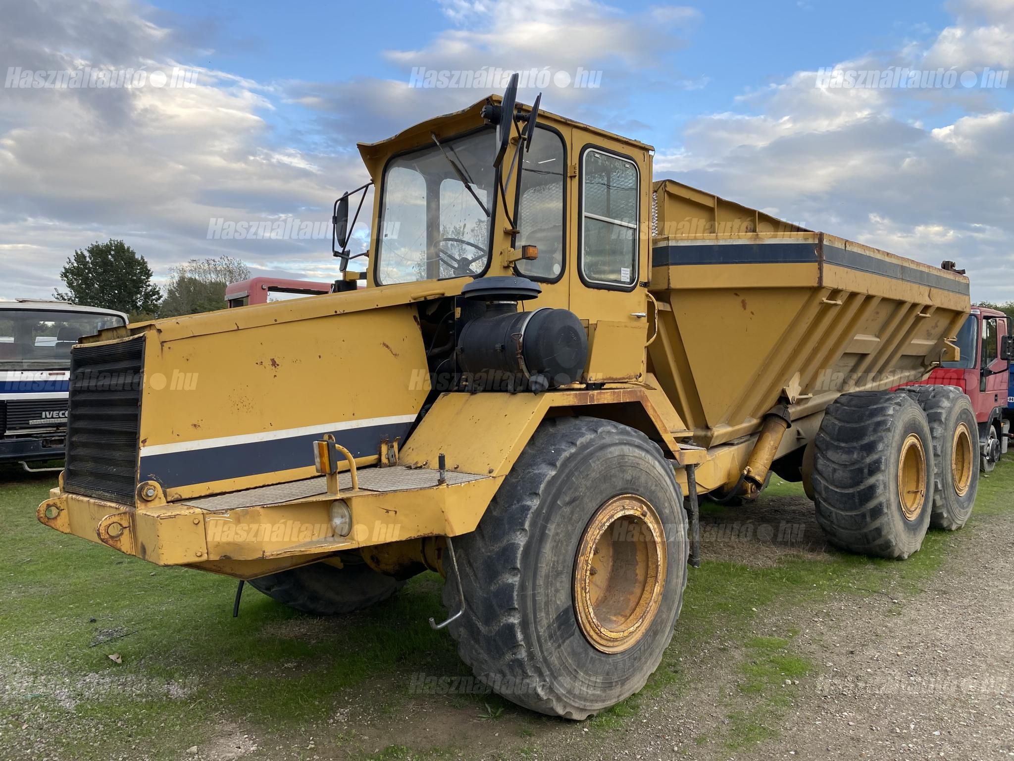 KOMATSU 1985 - 1