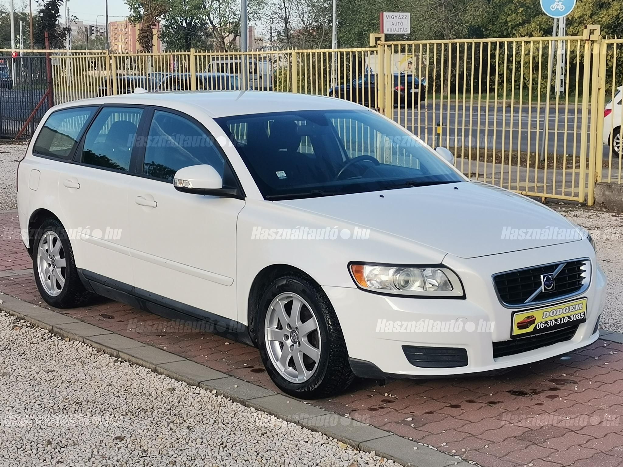 VOLVO V50 2010/3 - 1