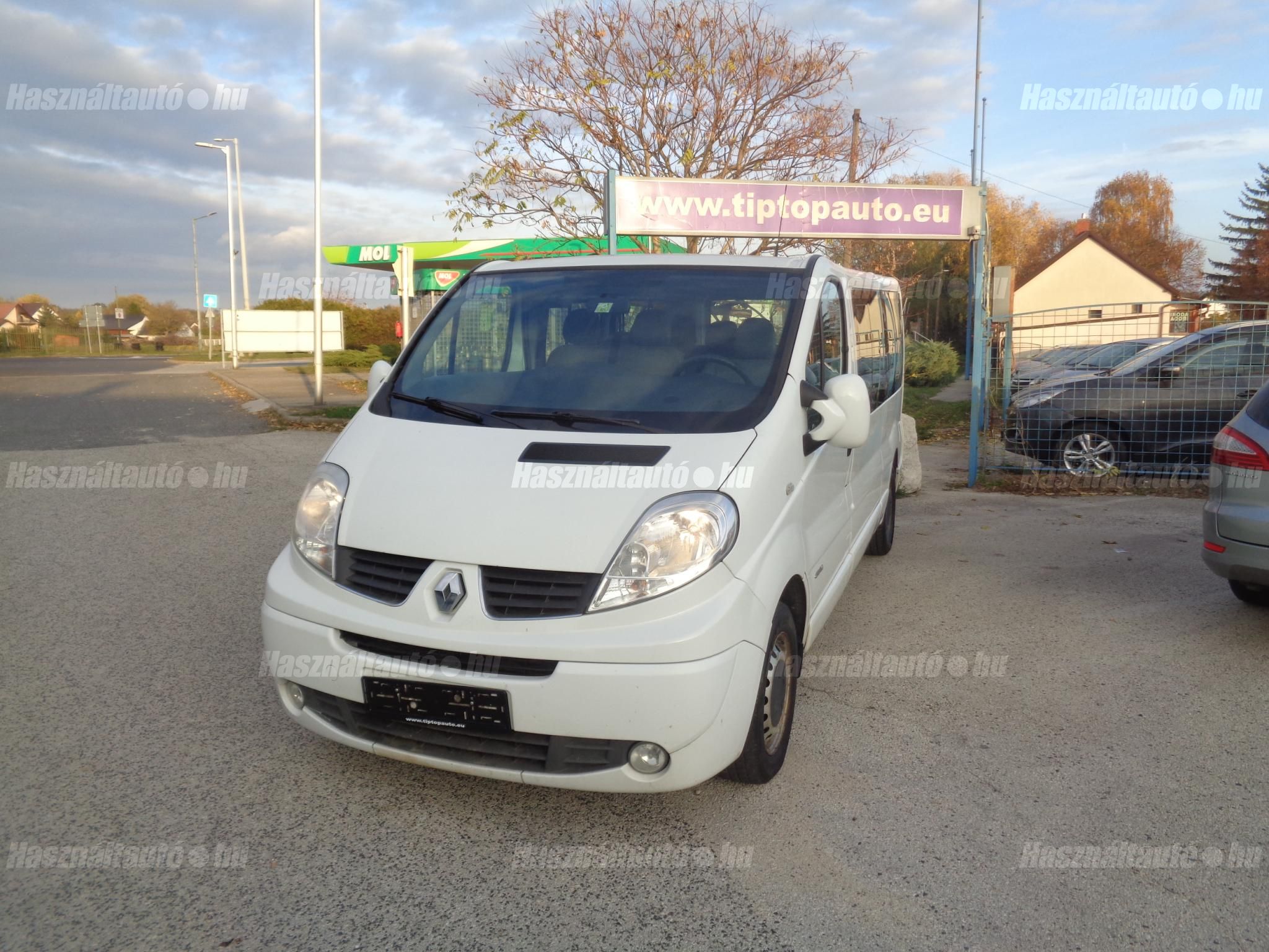 RENAULT TRAFIC 2014/5 - 1