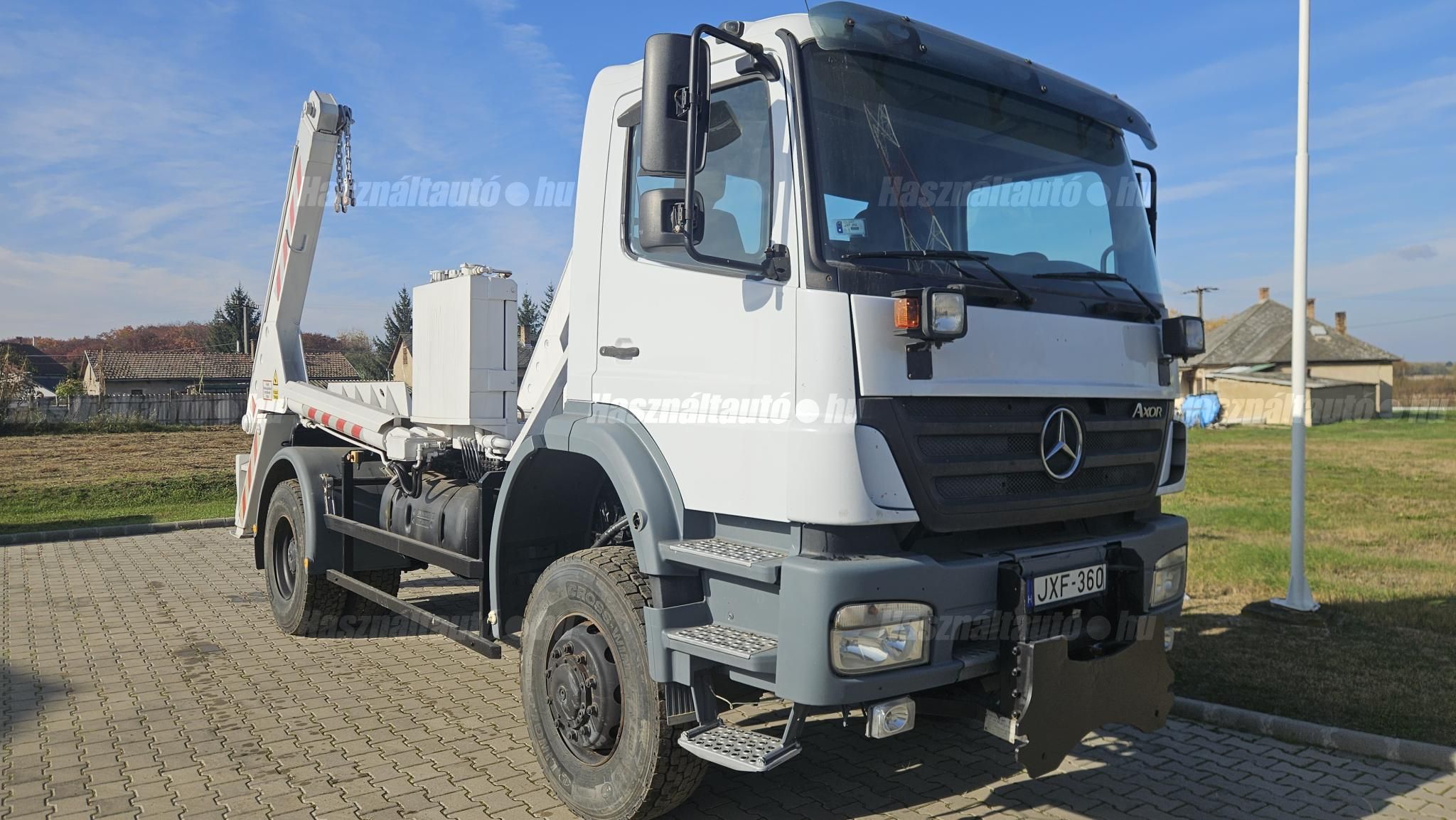 MERCEDES-BENZ 2005/8 - 1