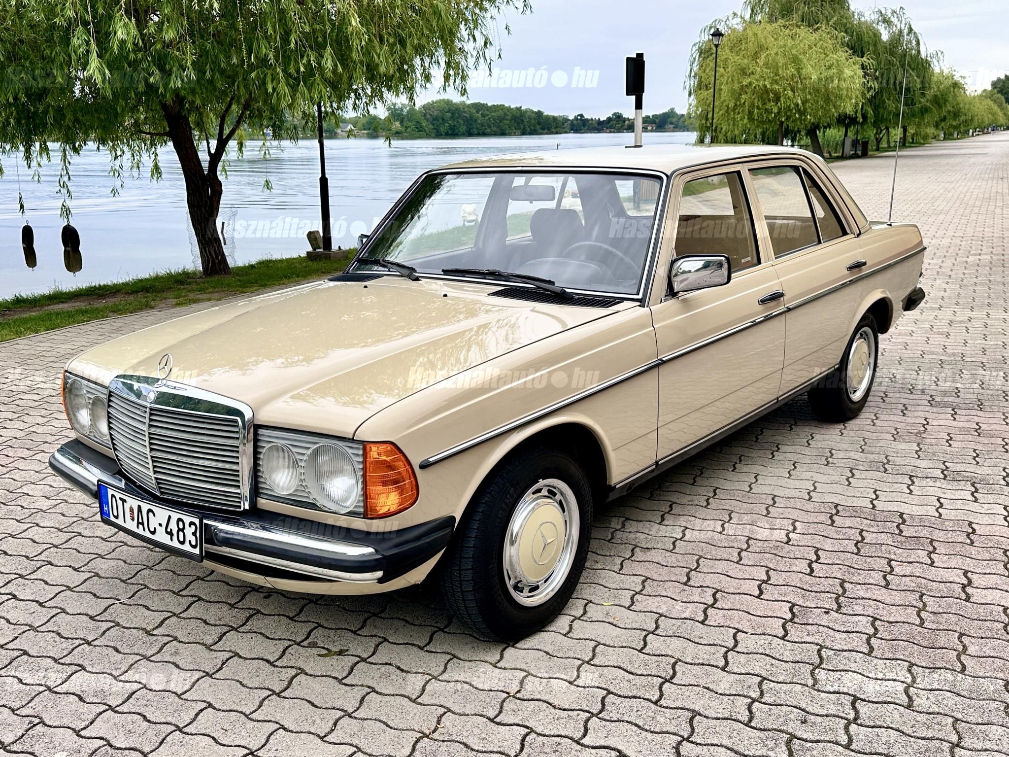 MERCEDES-BENZ 200 1982/6 - 1
