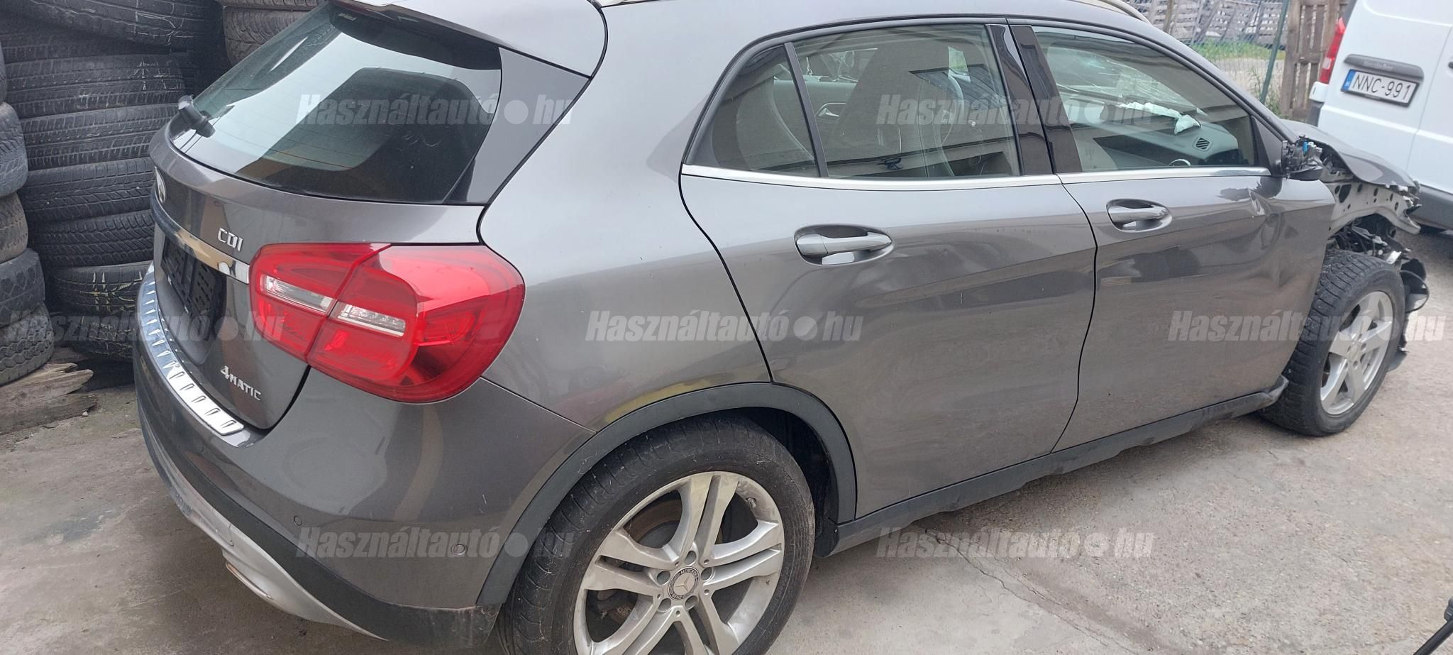 MERCEDES-BENZ GLA 200 2015/6 - 1