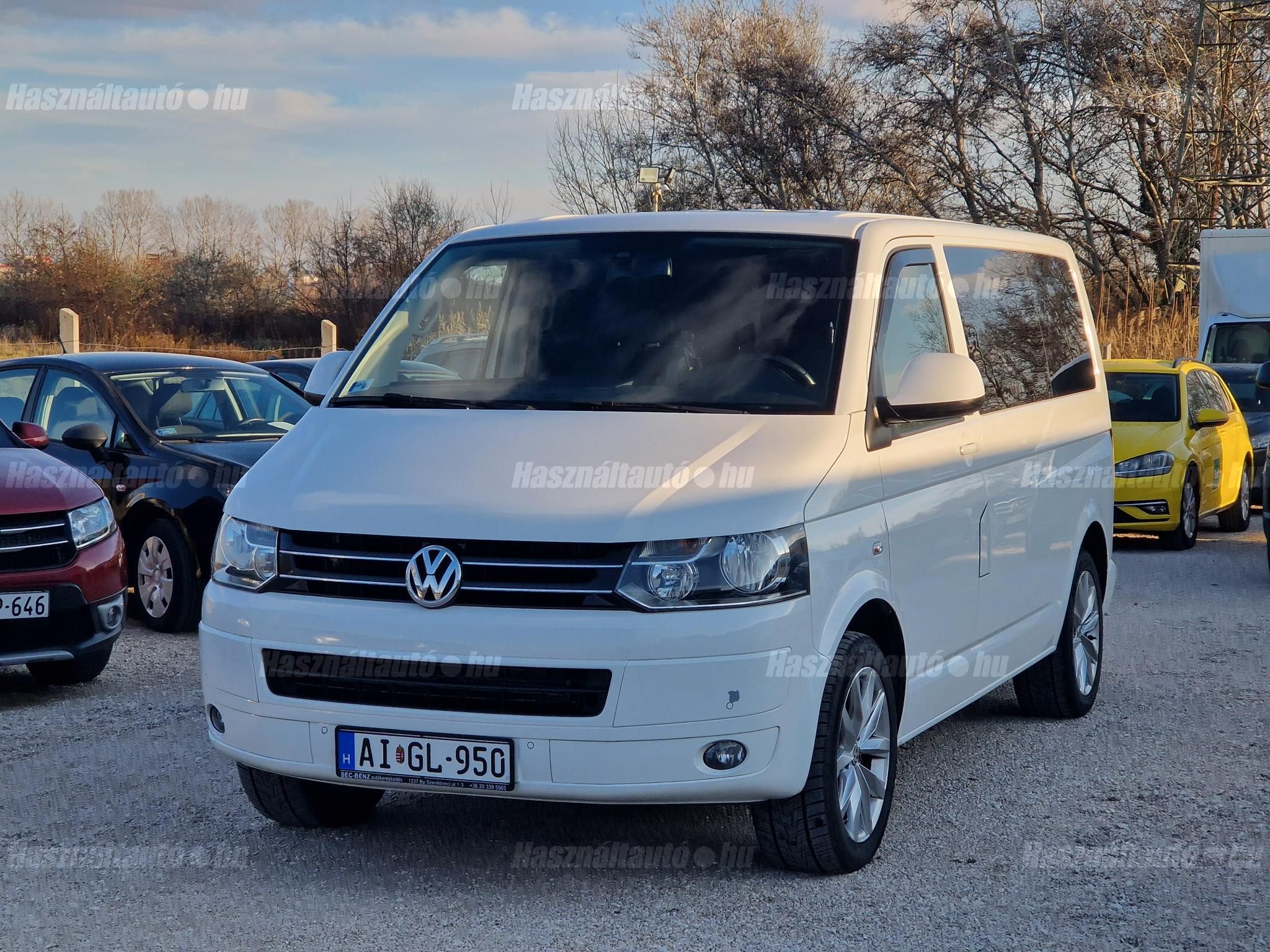 VOLKSWAGEN MULTIVAN 2012/6 - 1