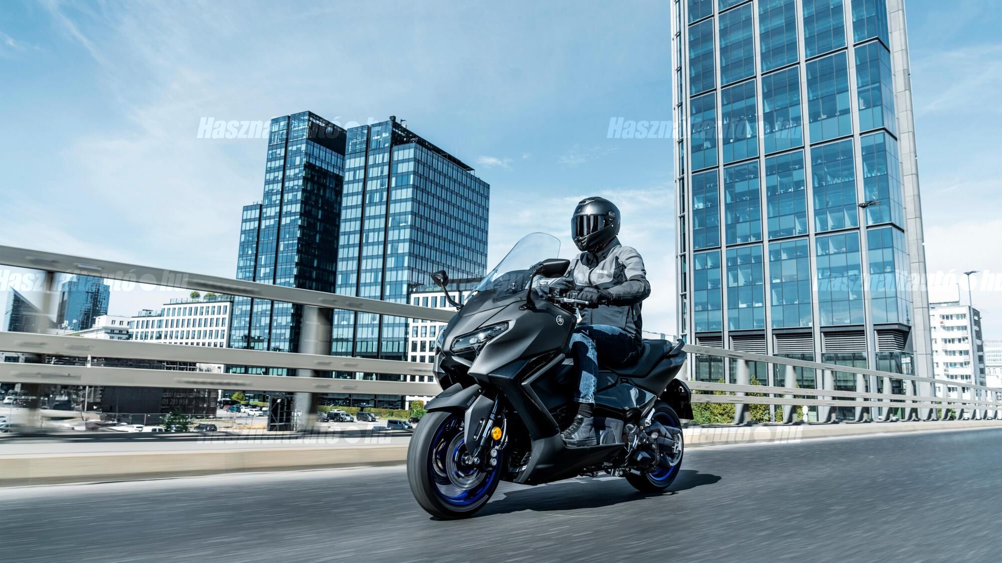 YAMAHA TMAX 2024 - 1