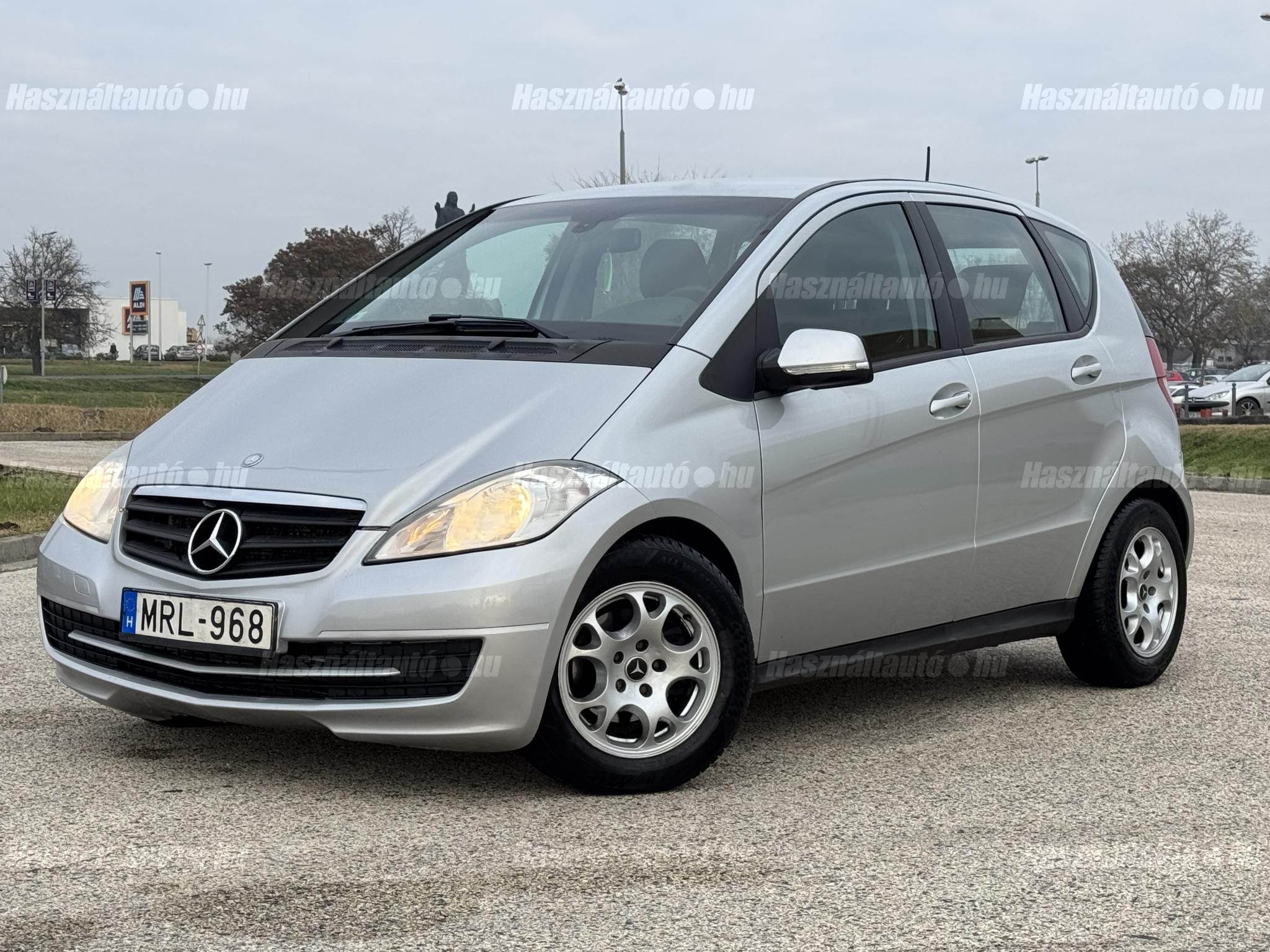 MERCEDES-BENZ A 180 2009/6 - 1