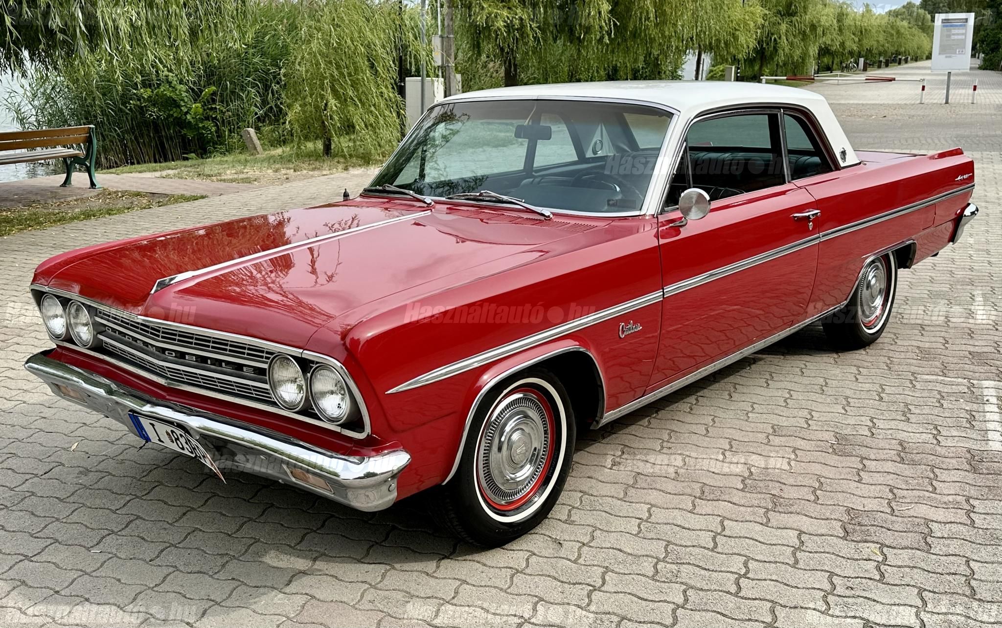 OLDSMOBILE CUTLASS 1963/4 - 1