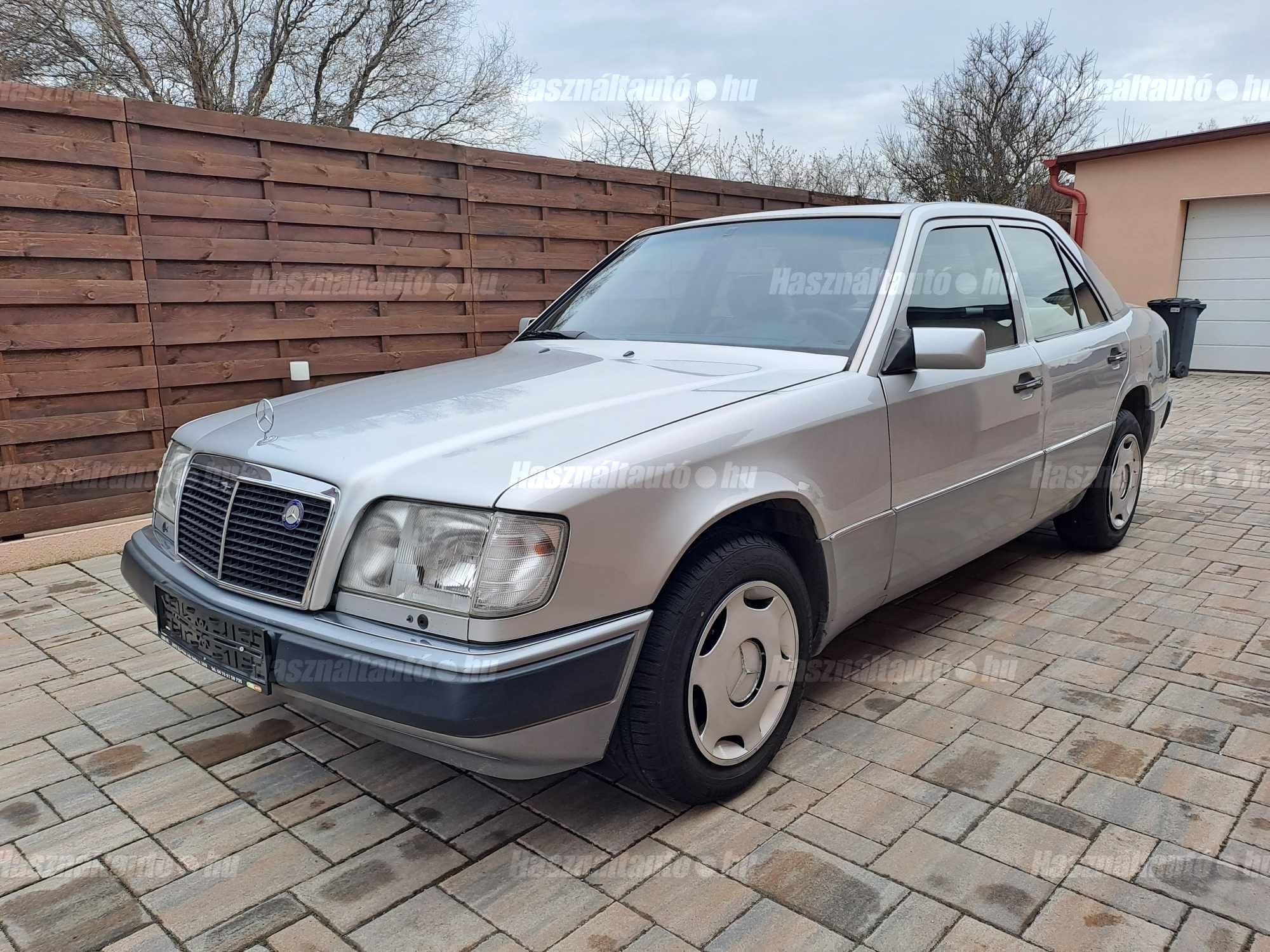 MERCEDES-BENZ 280 1992/11 - 1