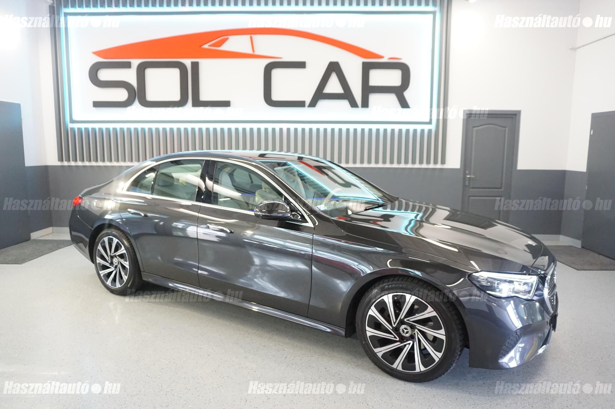 MERCEDES-BENZ E 220 2023 - 1