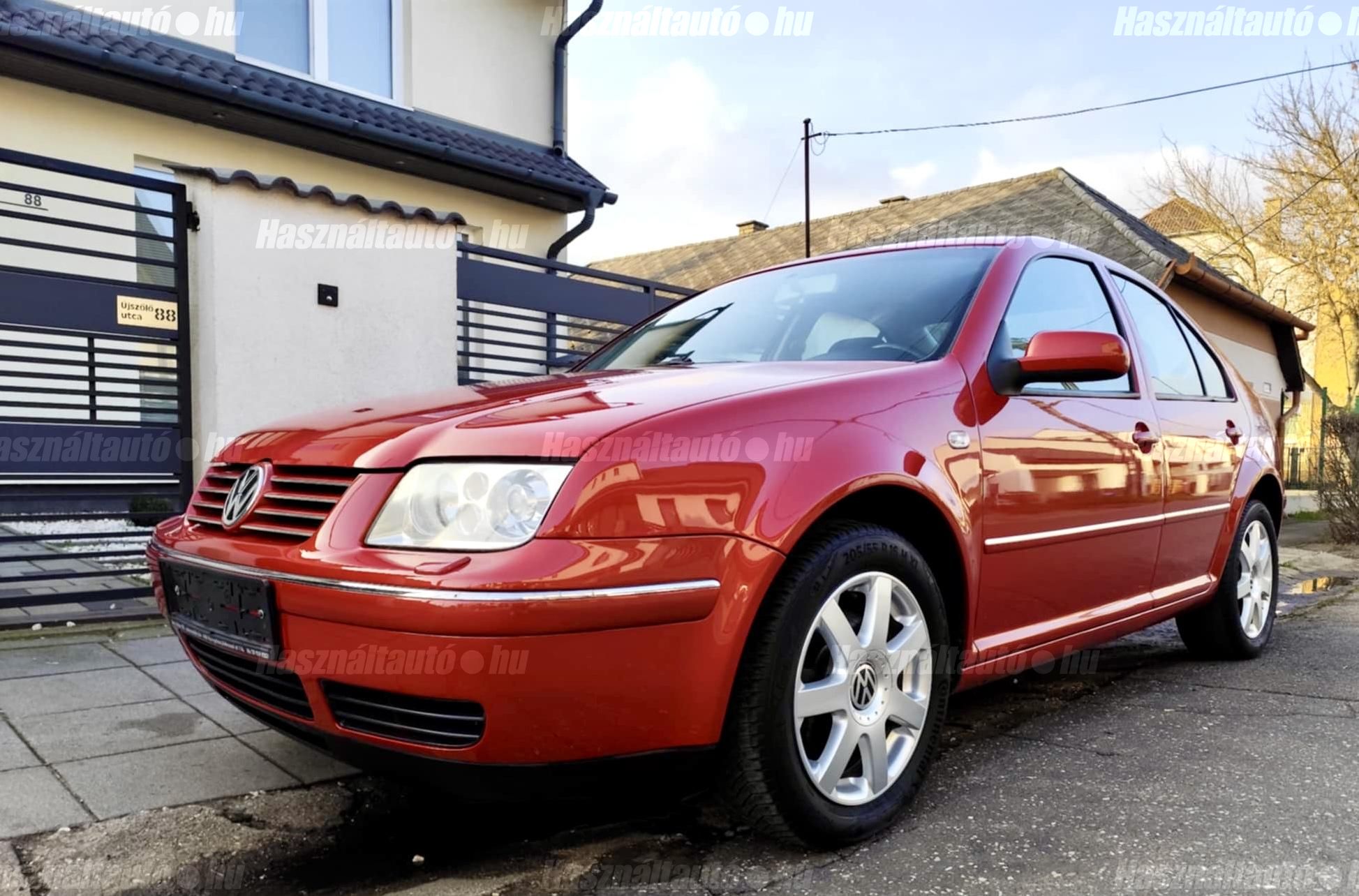 VOLKSWAGEN BORA 2004/4 - 1