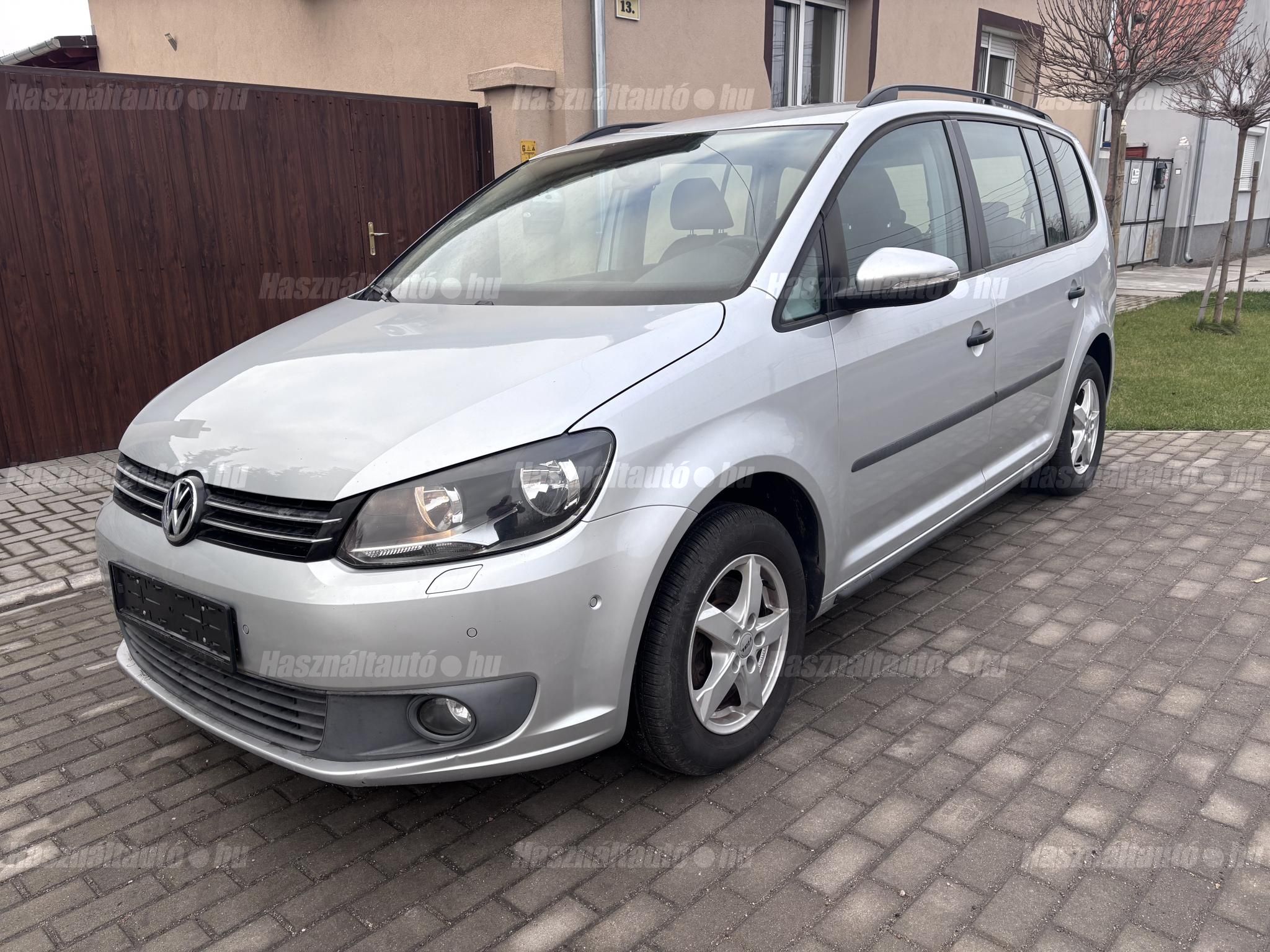 VOLKSWAGEN TOURAN 2011 - 1