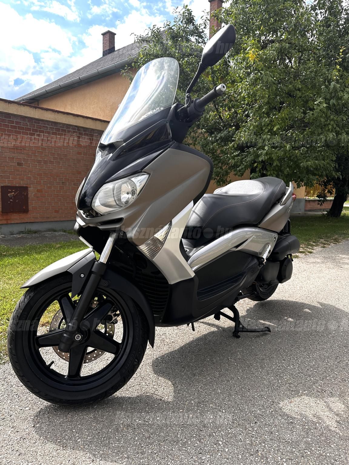 YAMAHA X-MAX 250 2011/6 - 1