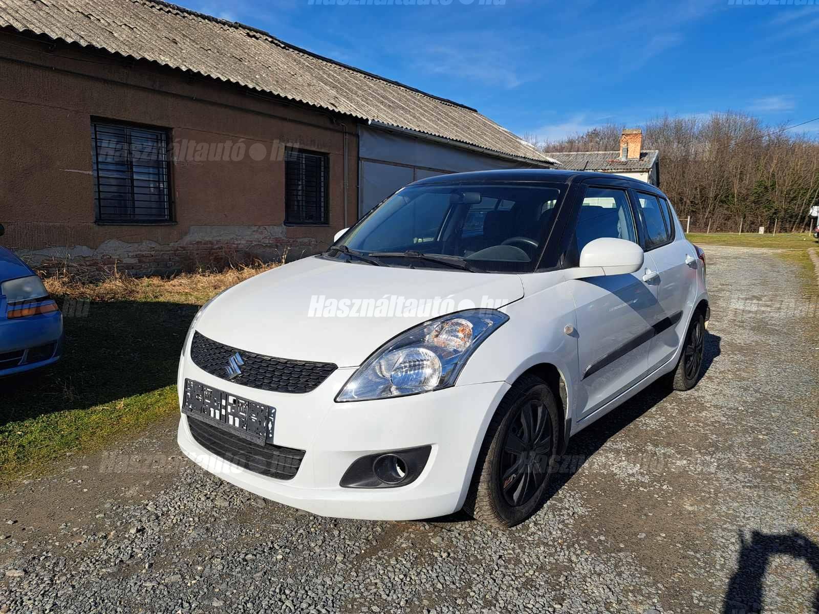 SUZUKI SWIFT 2012/5 - 1