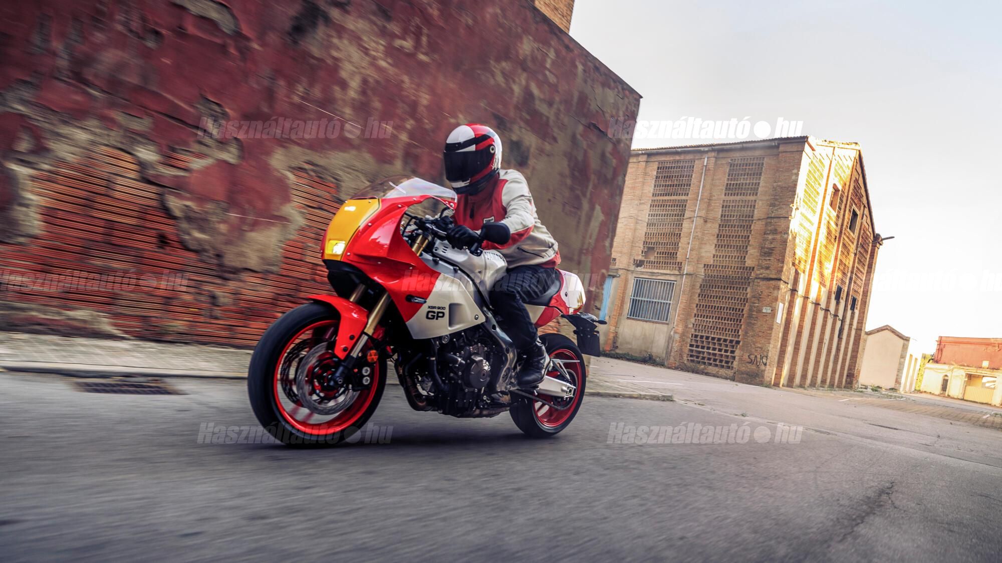 YAMAHA XSR 900 2025 - 1