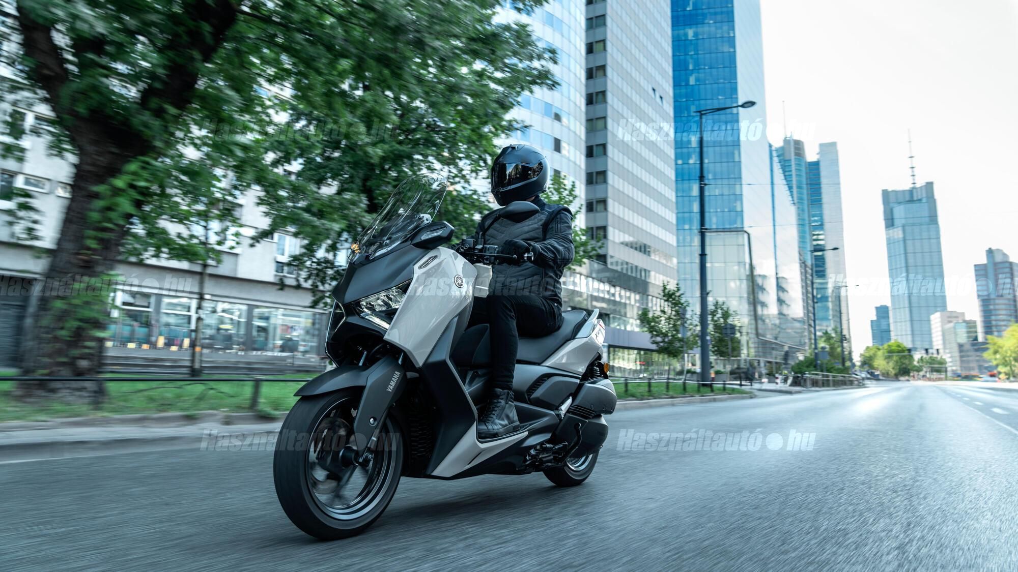 YAMAHA X-MAX 300 2026 - 1