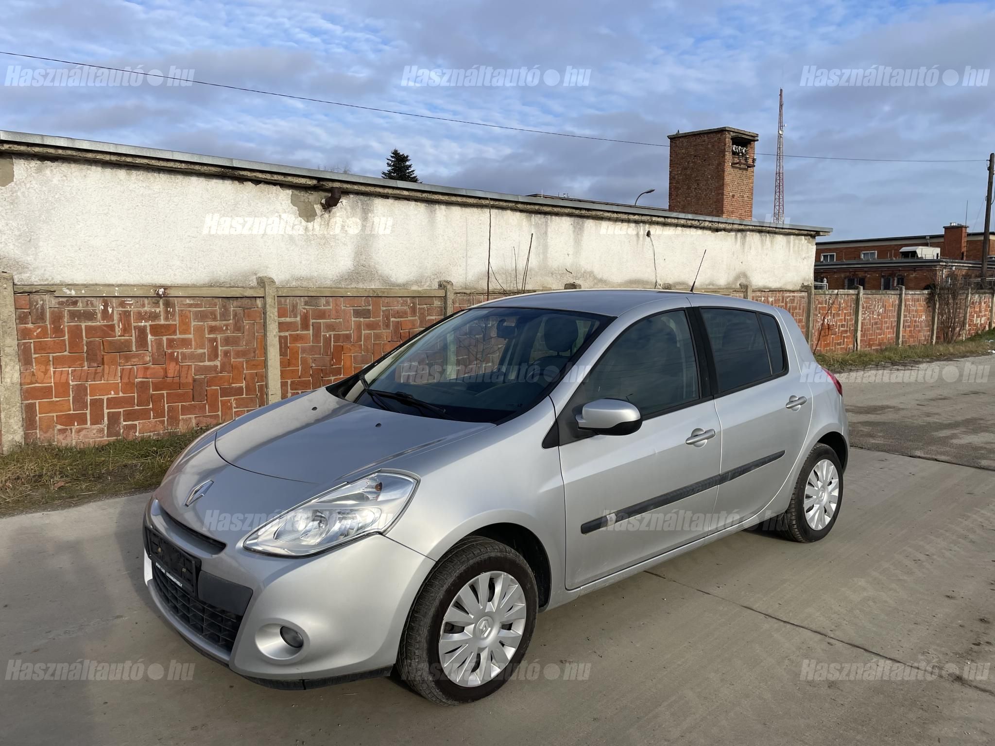RENAULT CLIO 2010/7 - 1