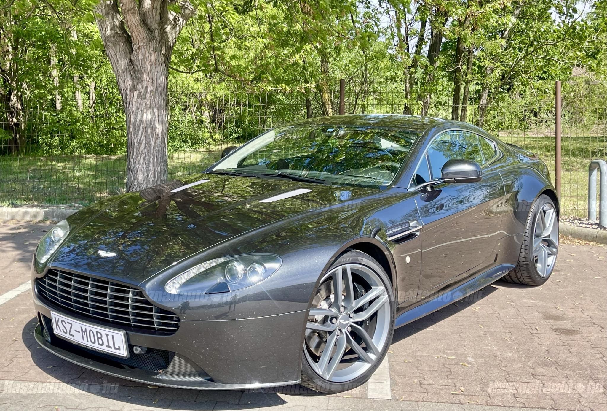 ASTON MARTIN VANTAGE 2015/6 - 1
