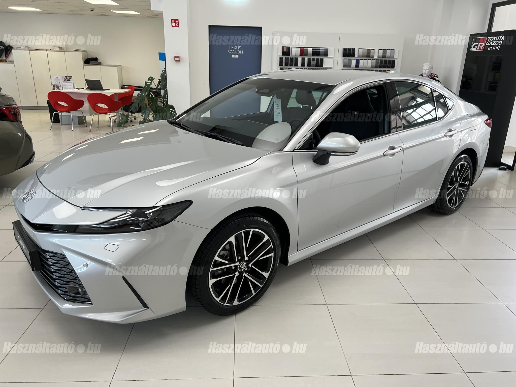 TOYOTA CAMRY 2024/12 - 1