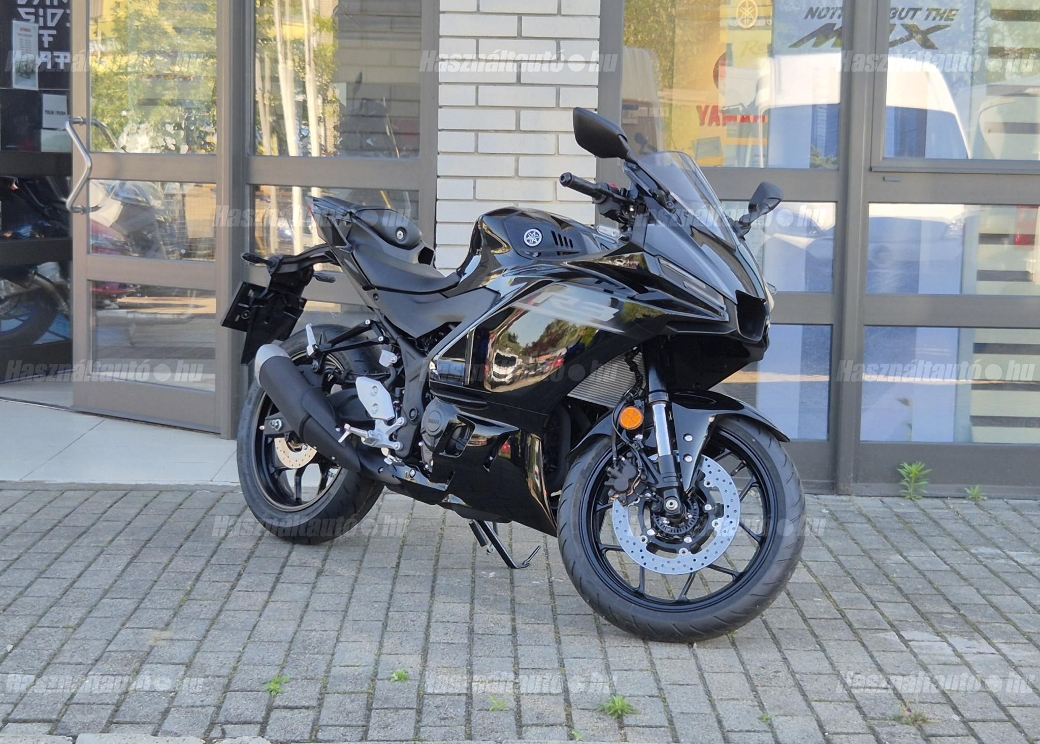 YAMAHA YZF R3 2026 - 1