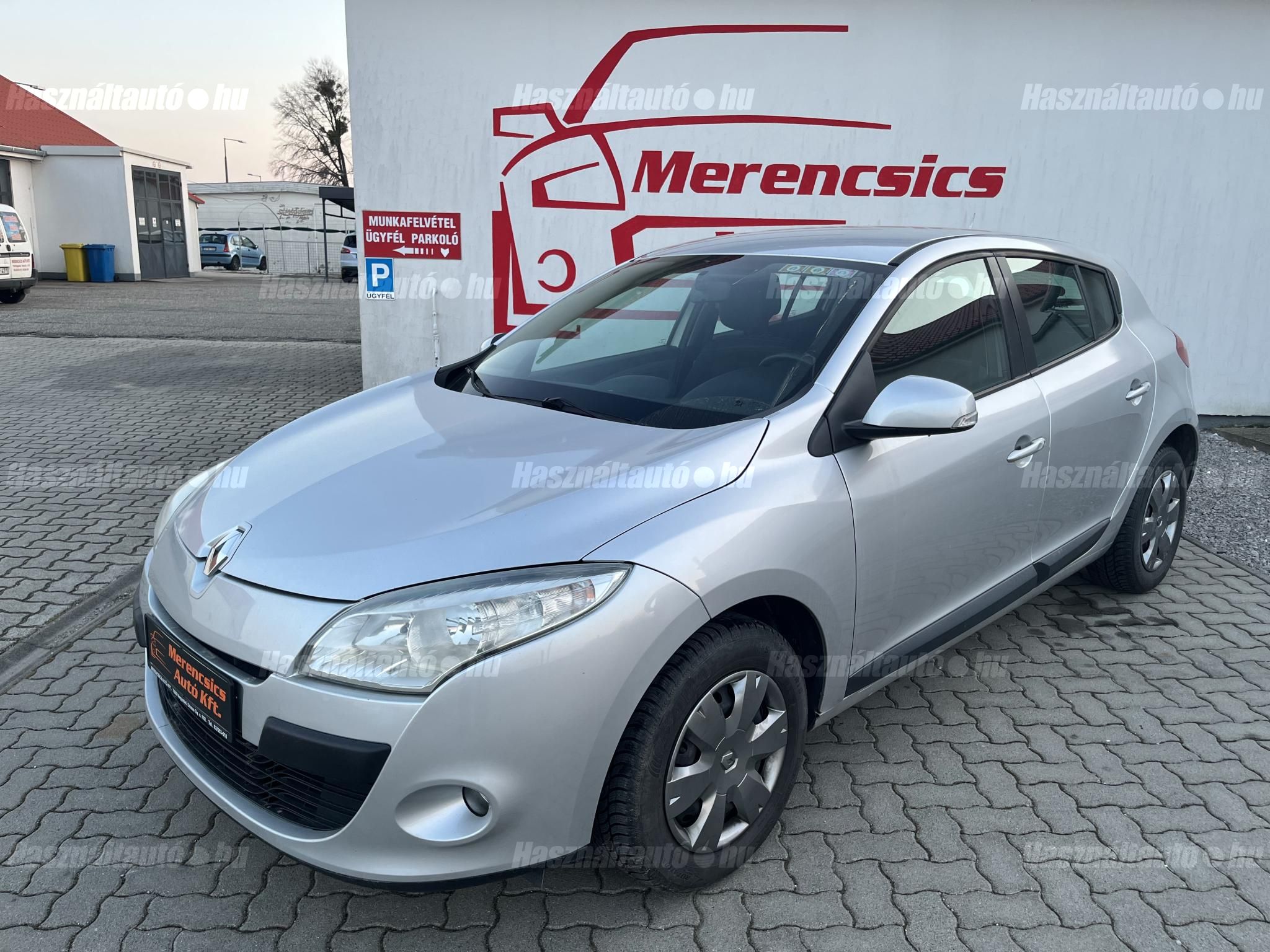 RENAULT MEGANE 2010/9 - 1