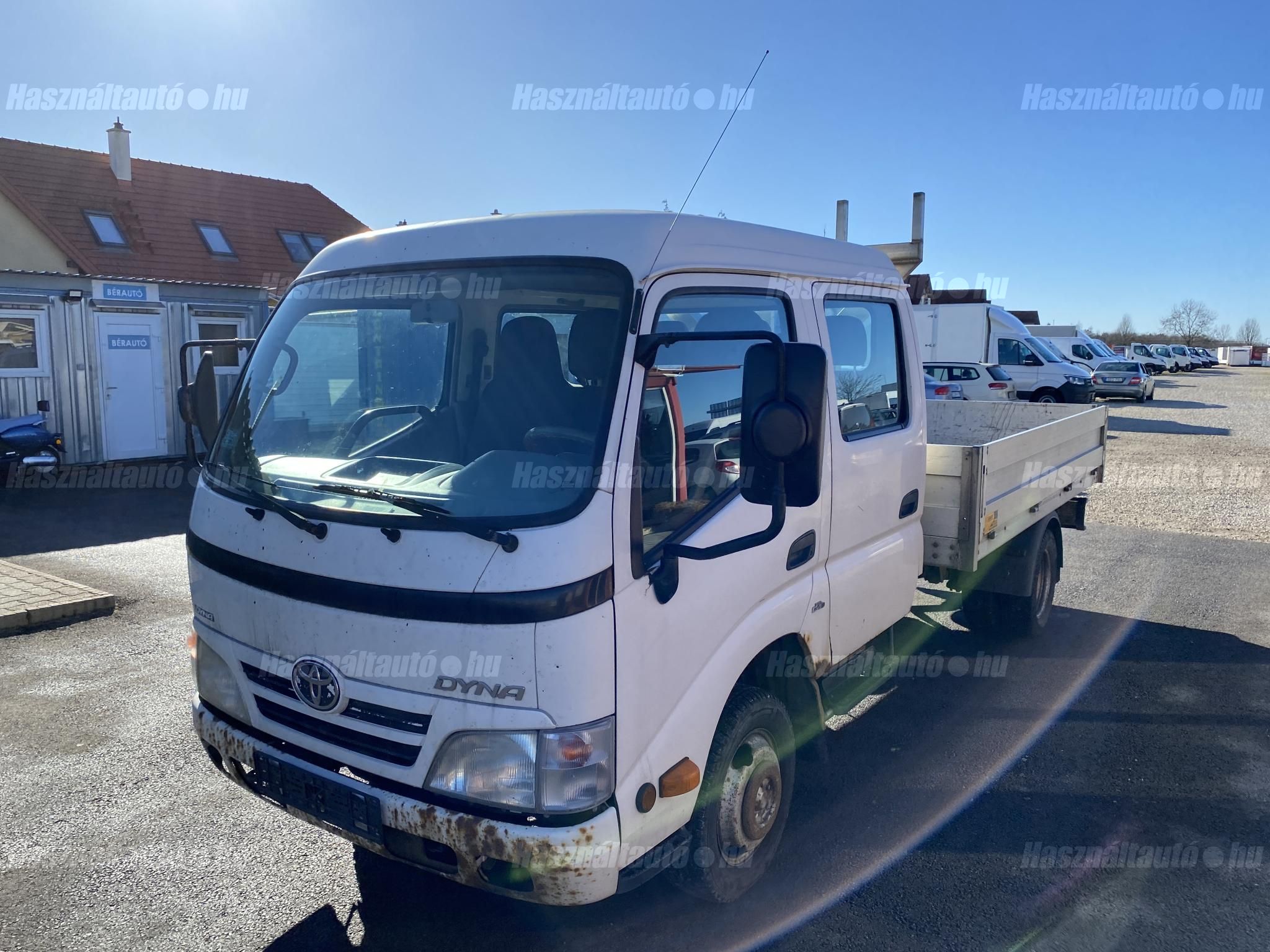 TOYOTA DYNA 2011 - 1