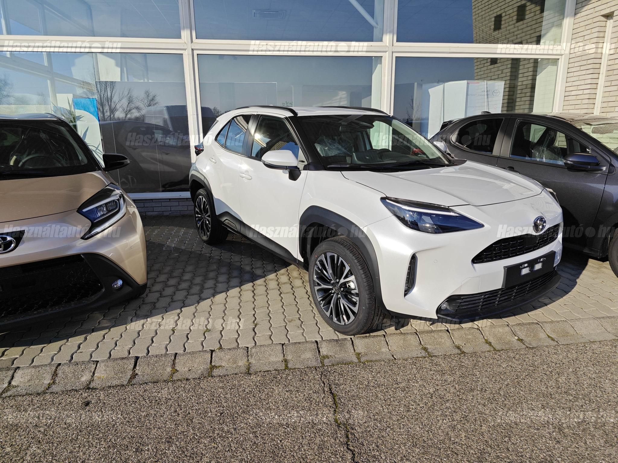 TOYOTA YARIS CROSS 2025 - 1