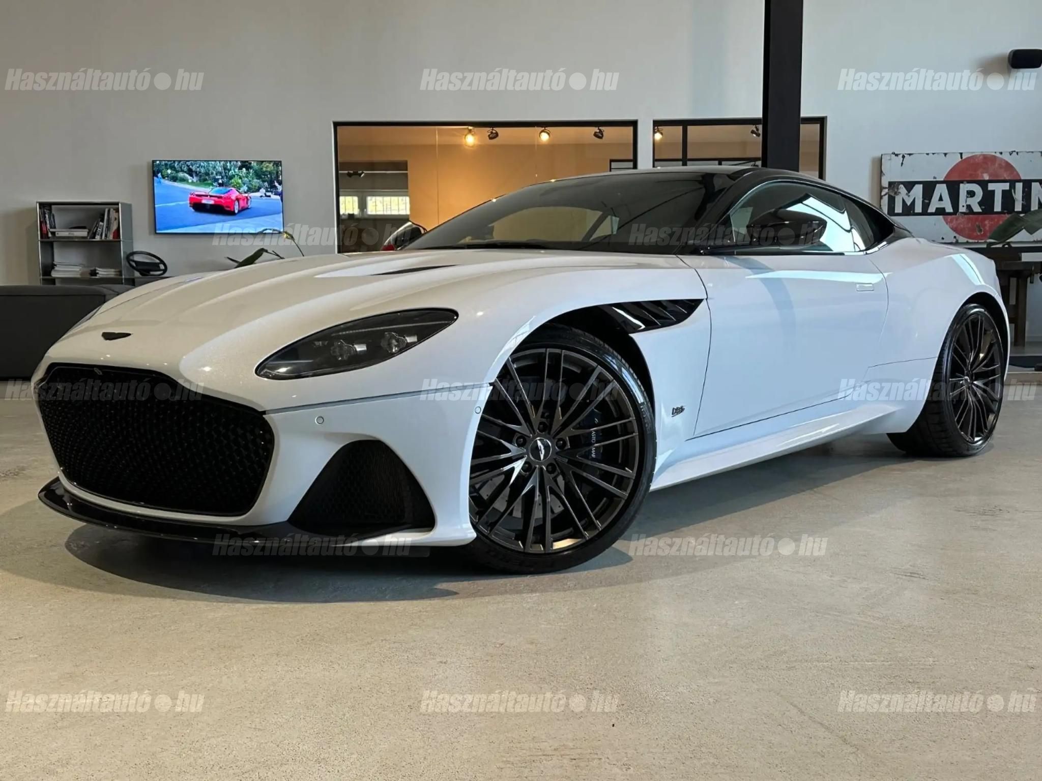 ASTON MARTIN DBS 2021/10 - 1