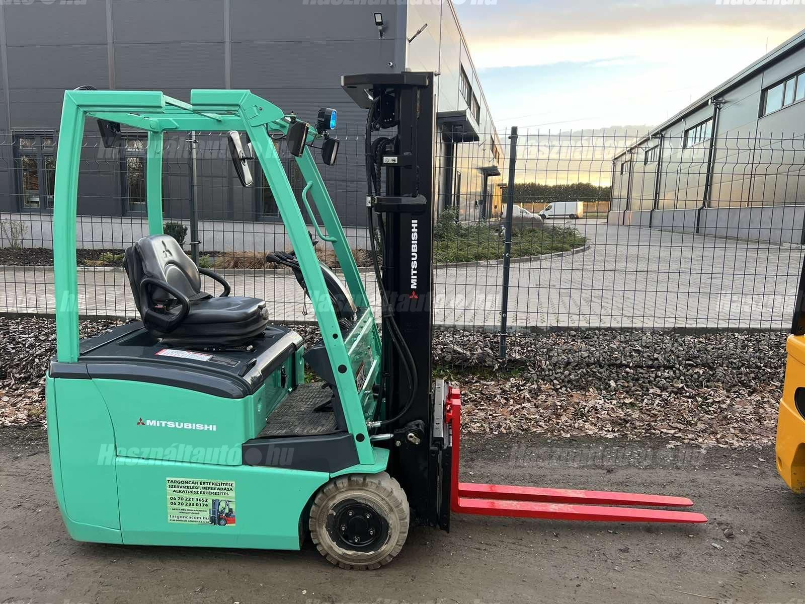 MITSUBISHI 2019 - 1
