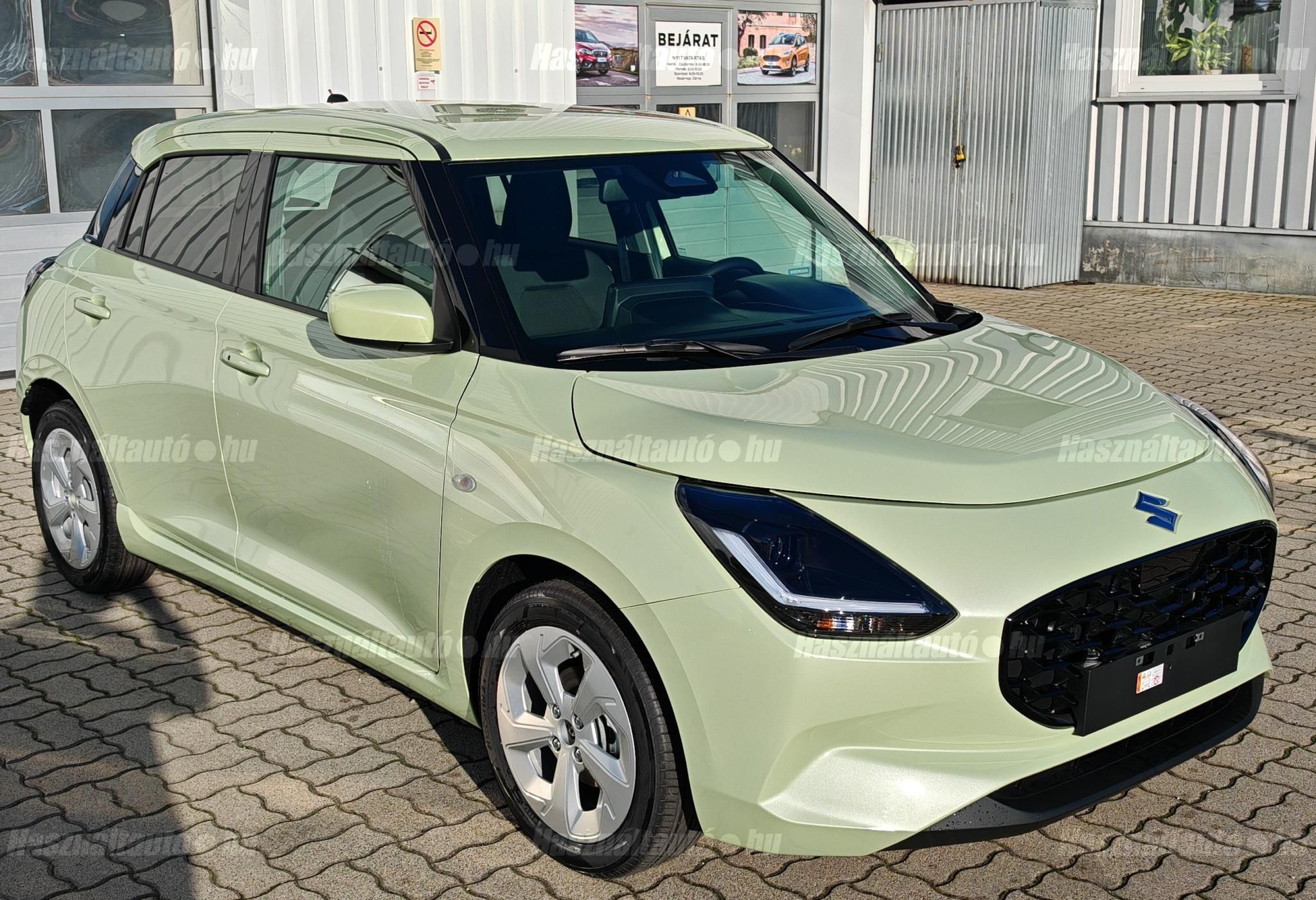 SUZUKI SWIFT 2025 - 1