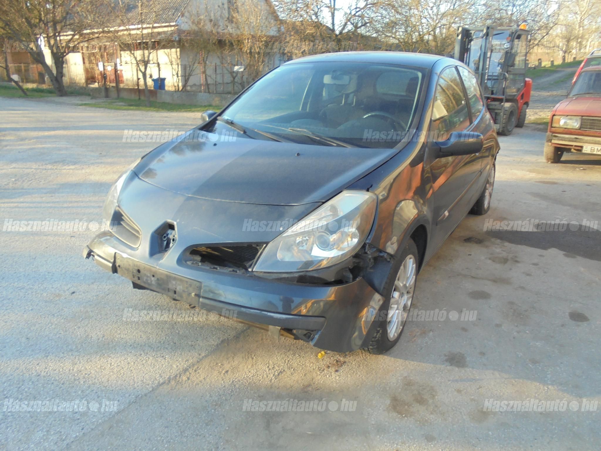 RENAULT CLIO 2005 - 1