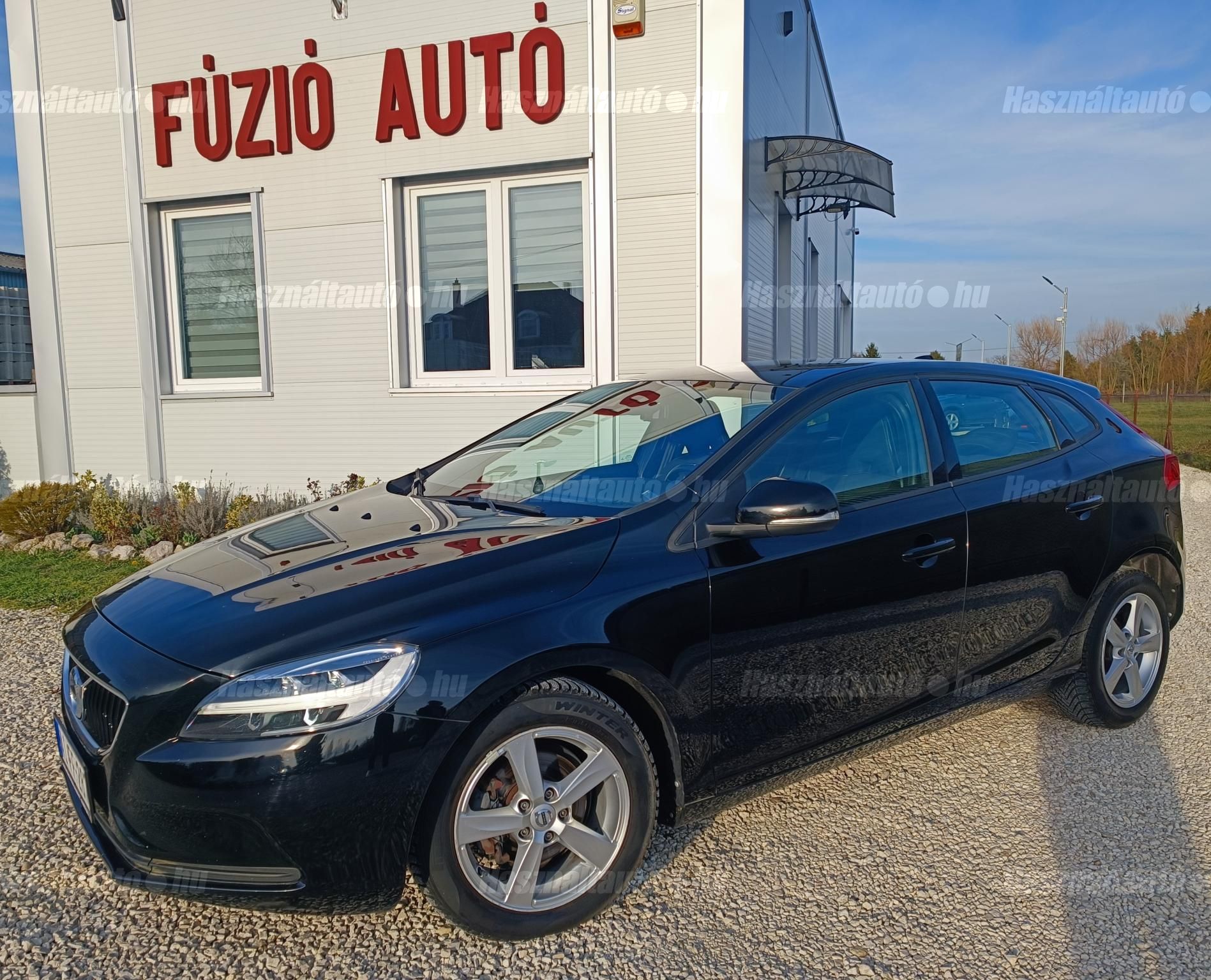 VOLVO V40 2018/4 - 1