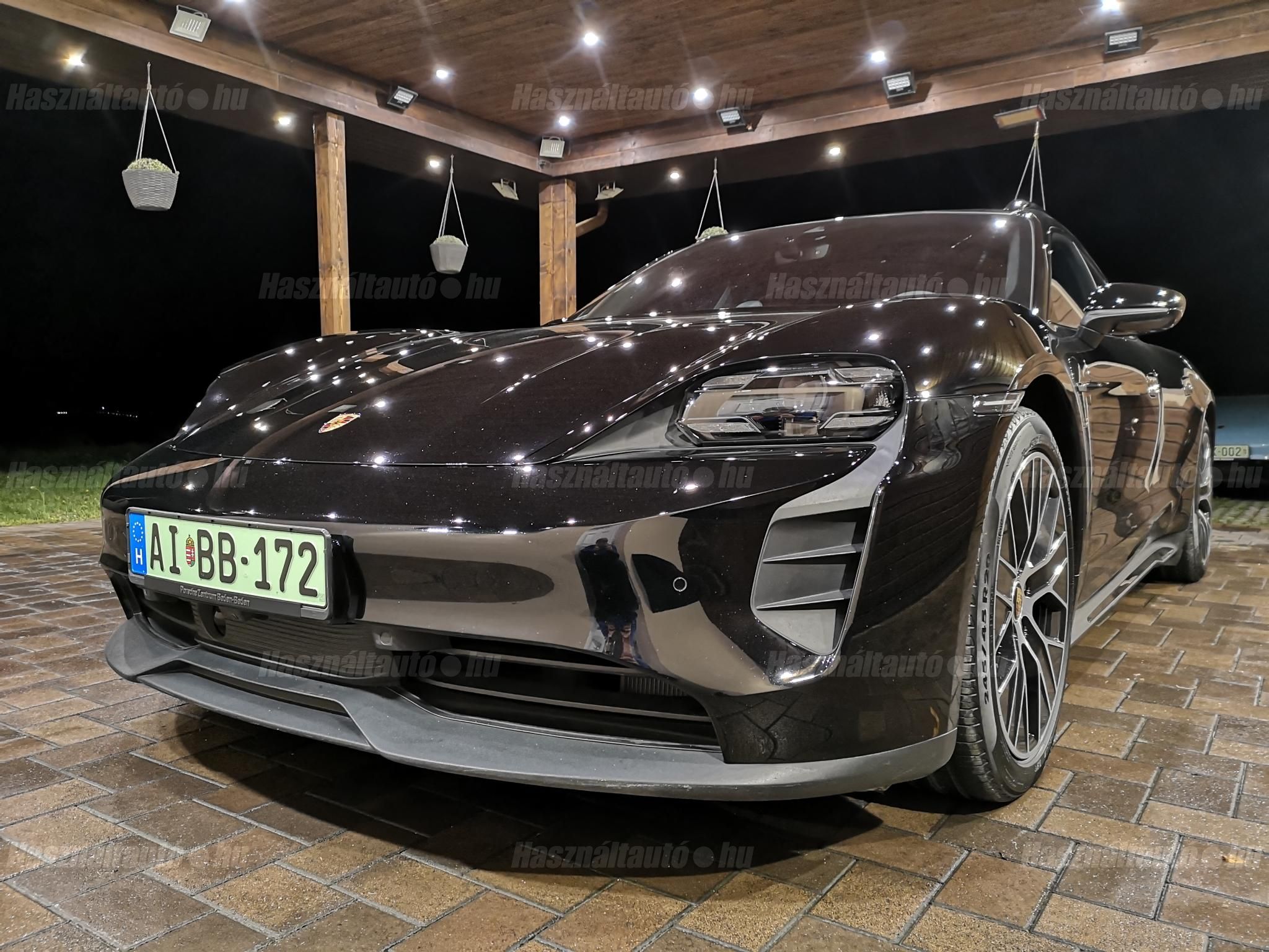PORSCHE TAYCAN 2022/11 - 1